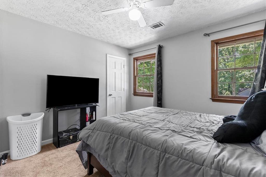 1212 GRAYLAND Lane