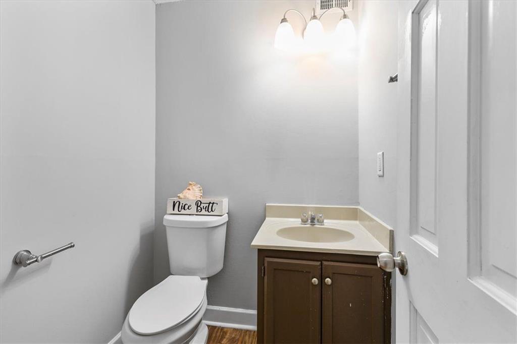 1212 GRAYLAND Lane