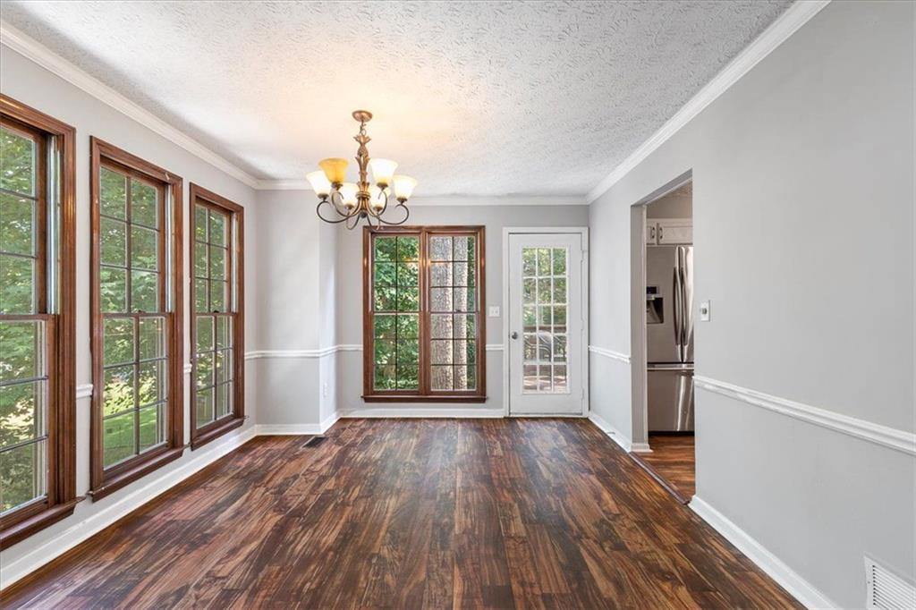 1212 GRAYLAND Lane