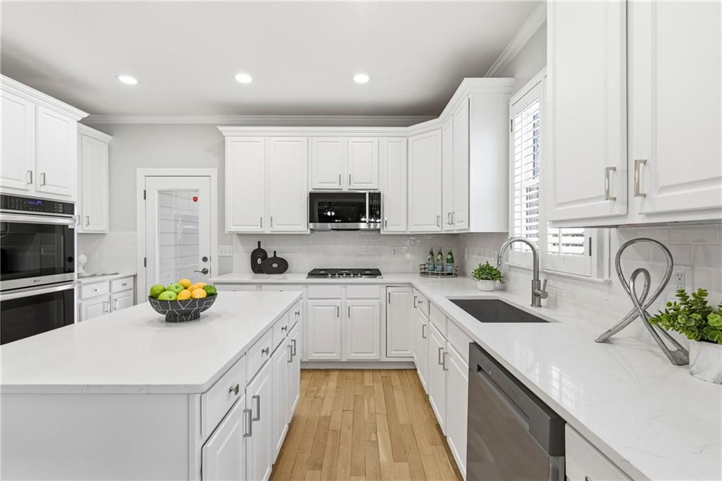 5228 Yellowtail Lane NW