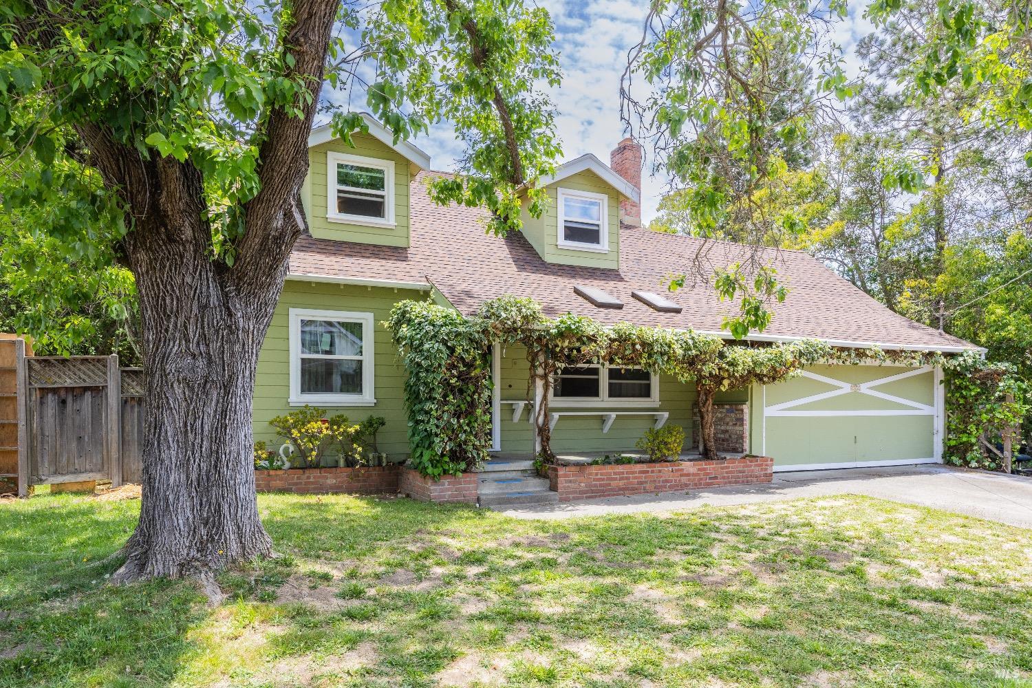 2550 Heatherstone Dr