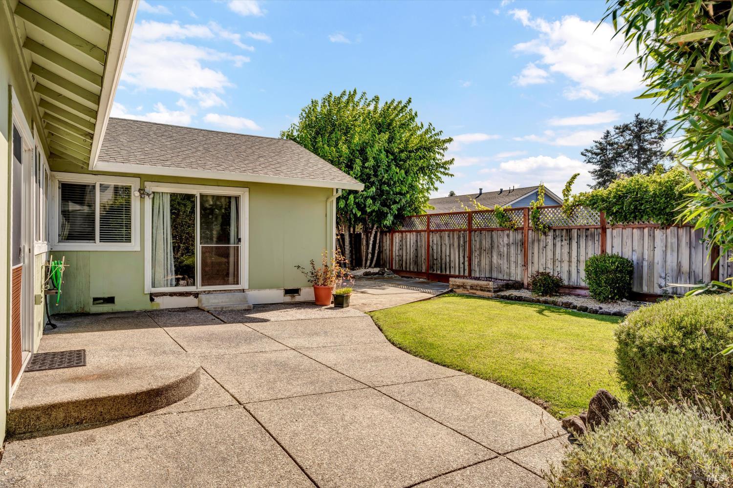 1612 San Marino Dr