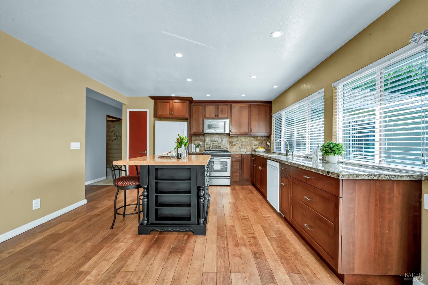 1612 San Marino Dr
