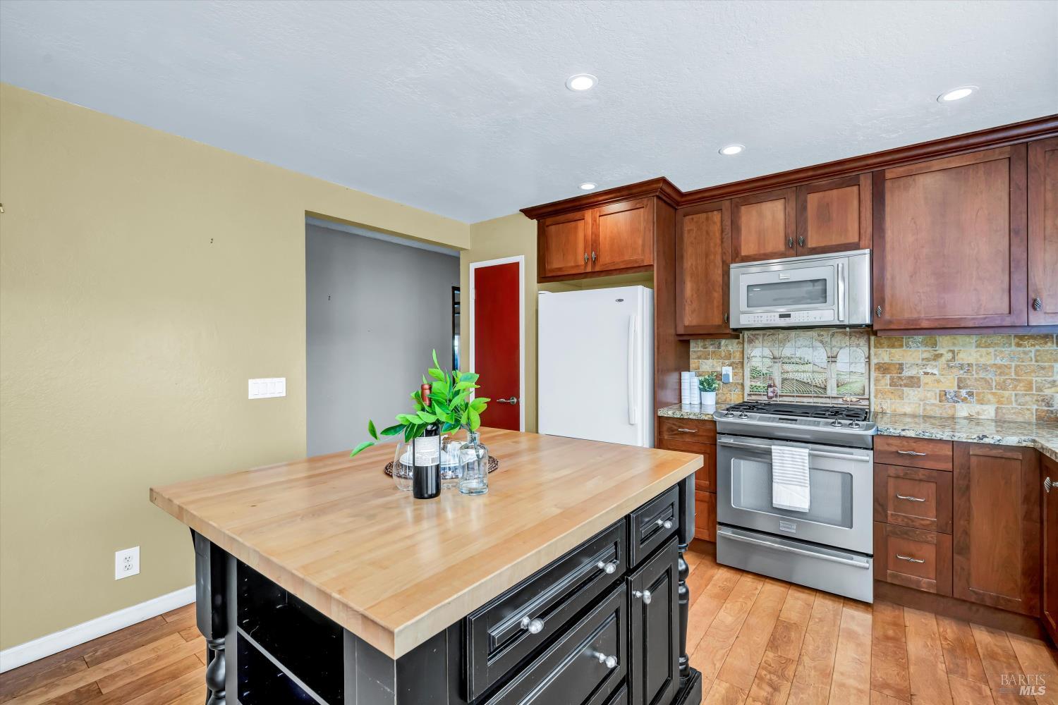 1612 San Marino Dr