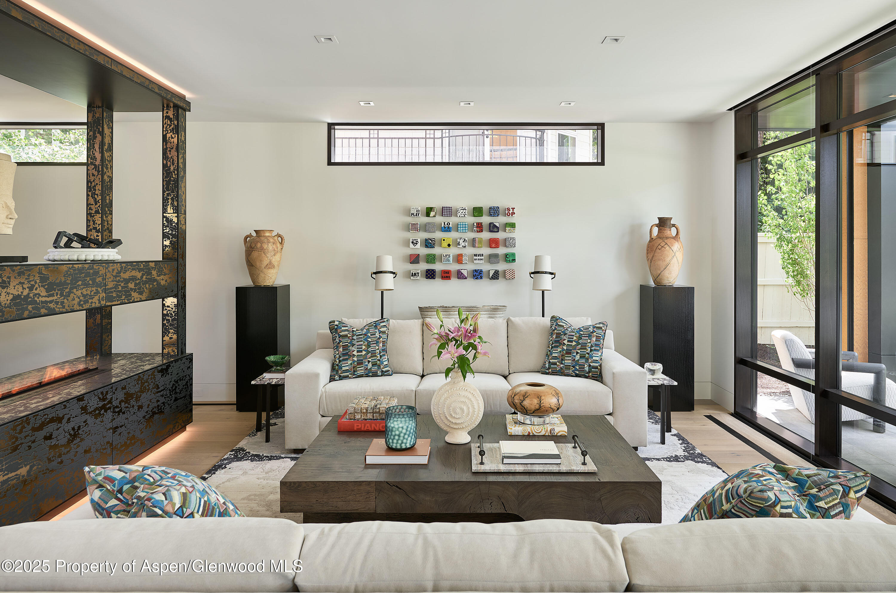 810 W Smuggler Street