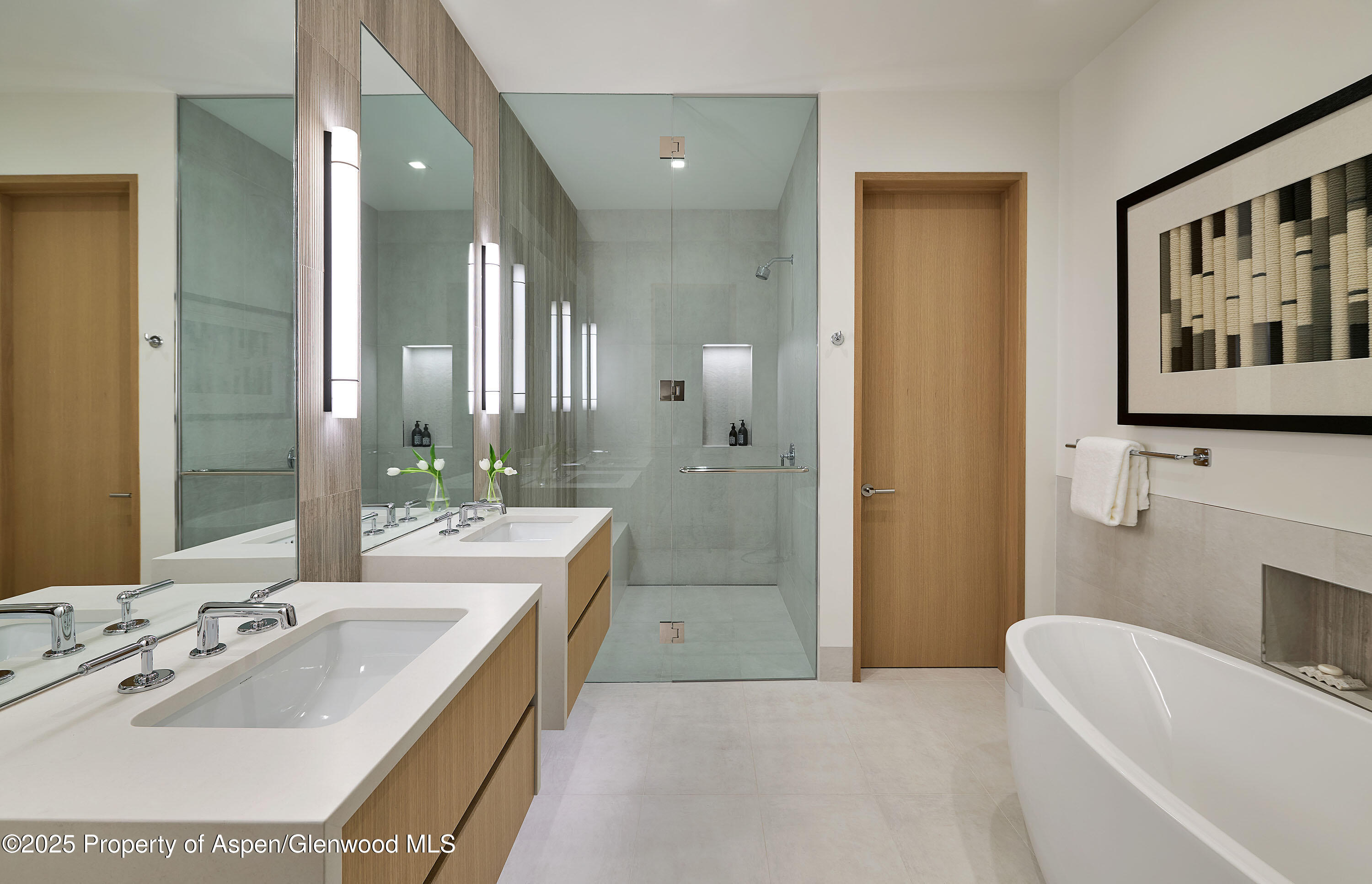 810 W Smuggler Street