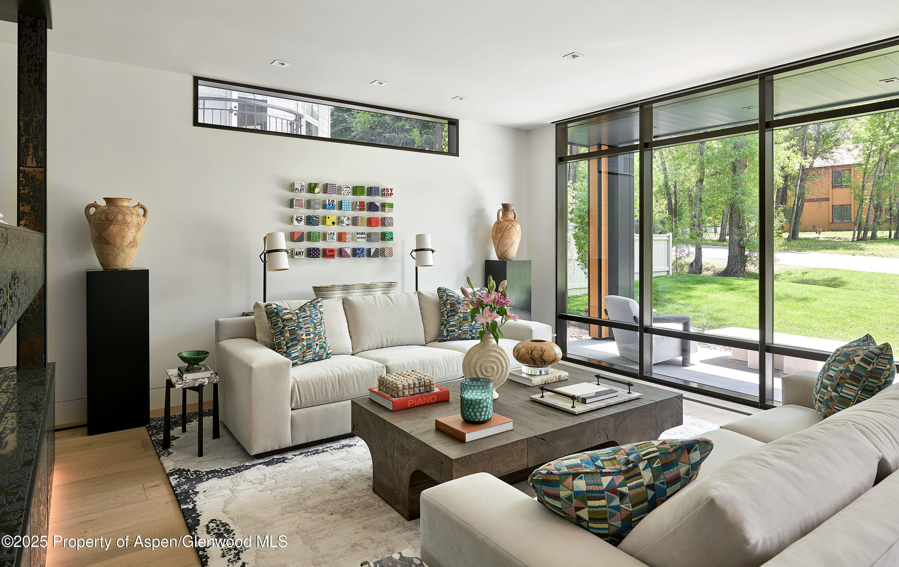 810 W Smuggler Street