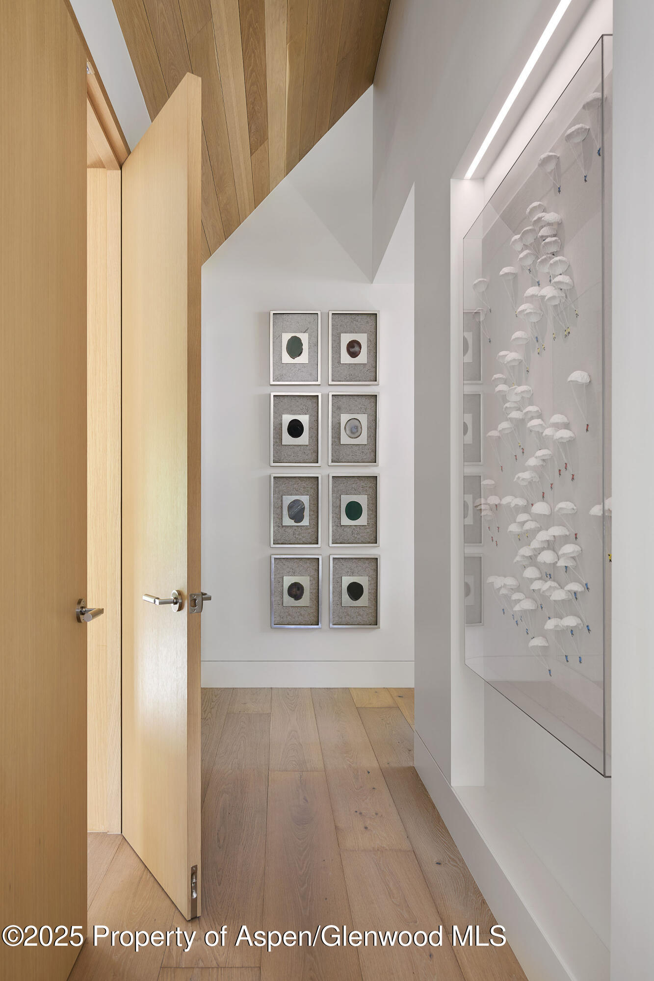 810 W Smuggler Street