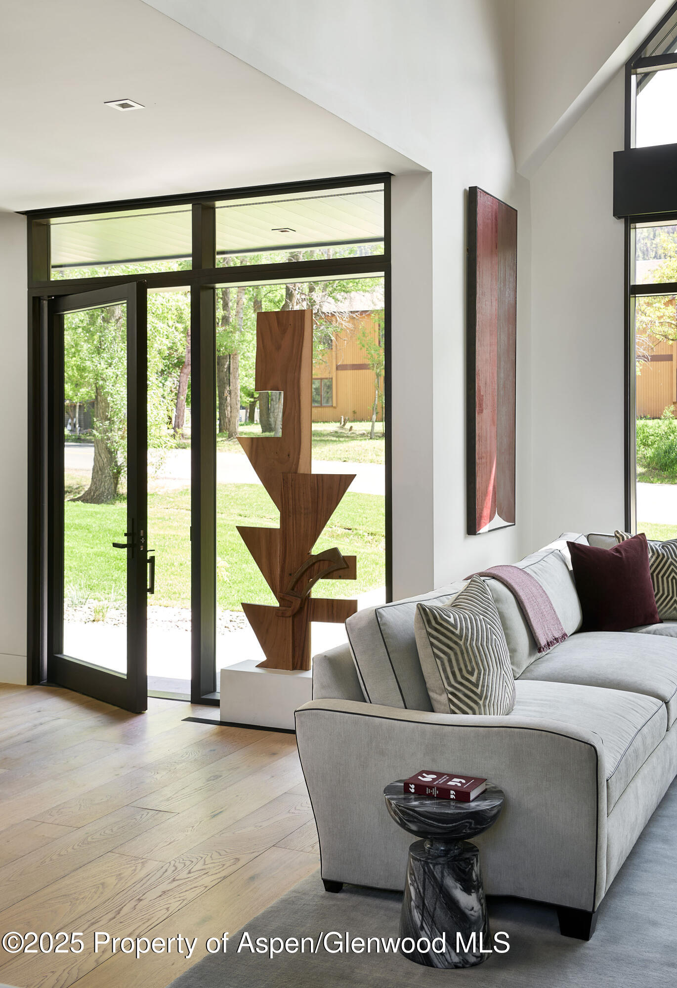 810 W Smuggler Street