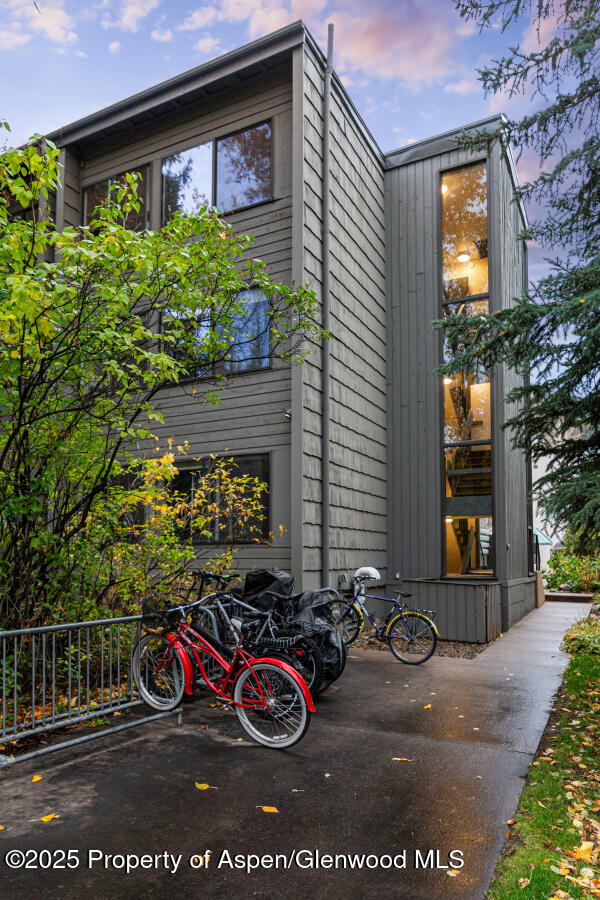 725 E Main Street 309