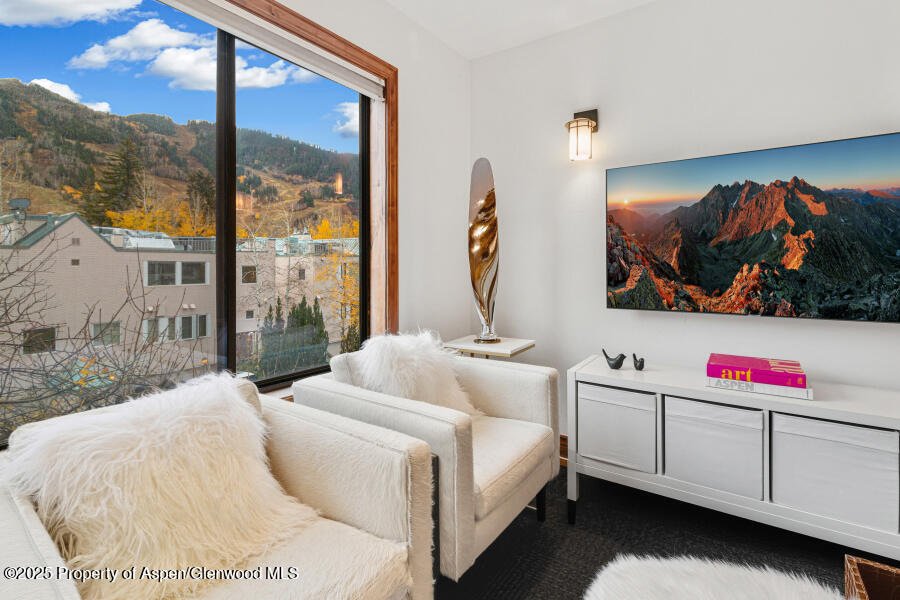 725 E Main Street 309