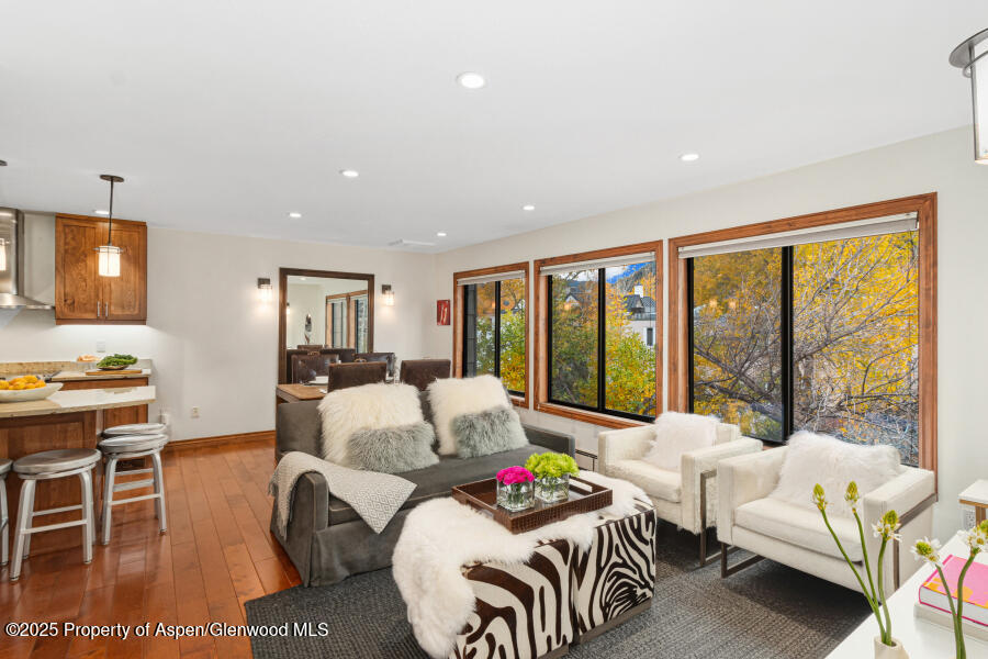725 E Main Street 309