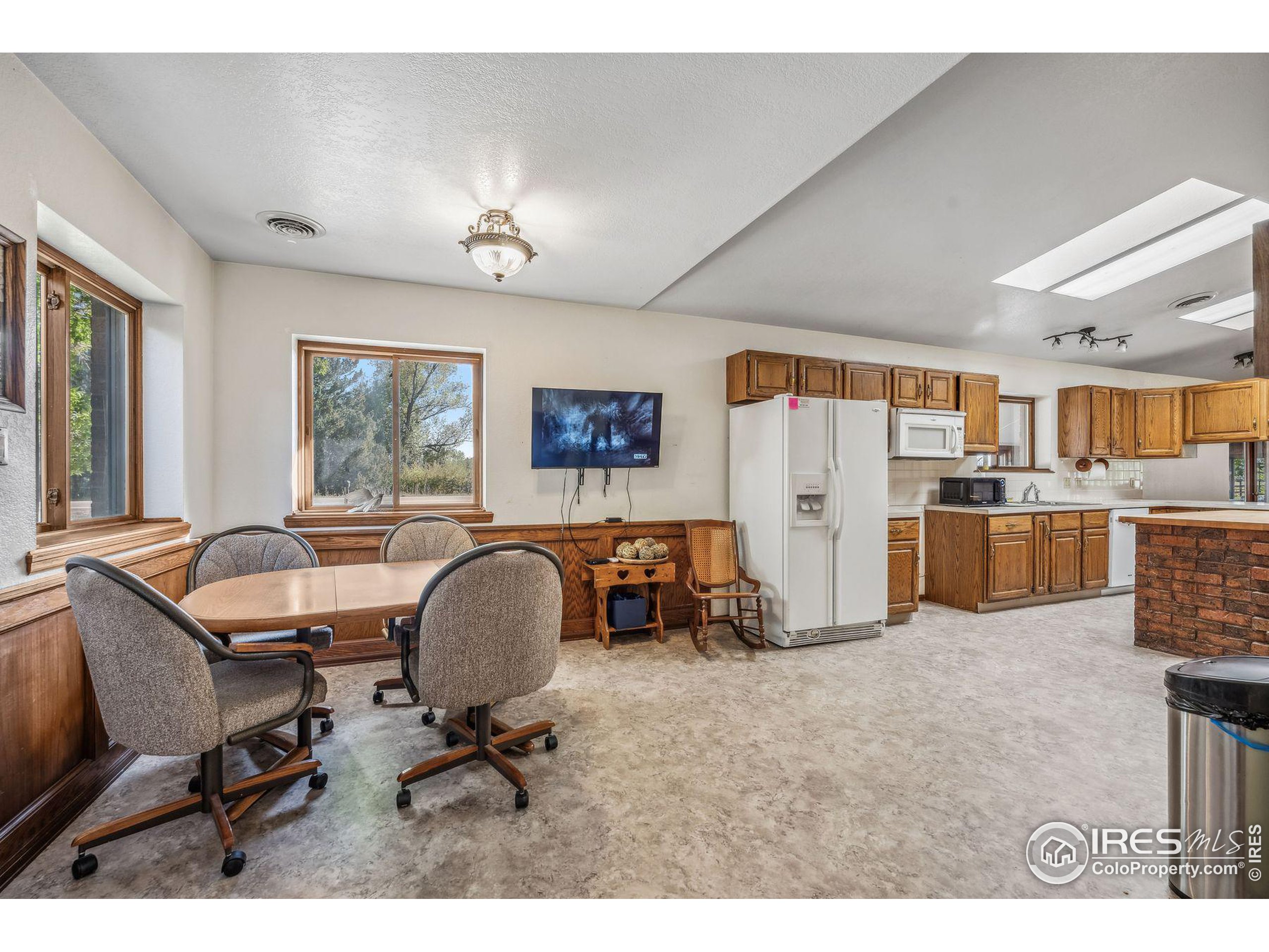 8845 Rogers Rd