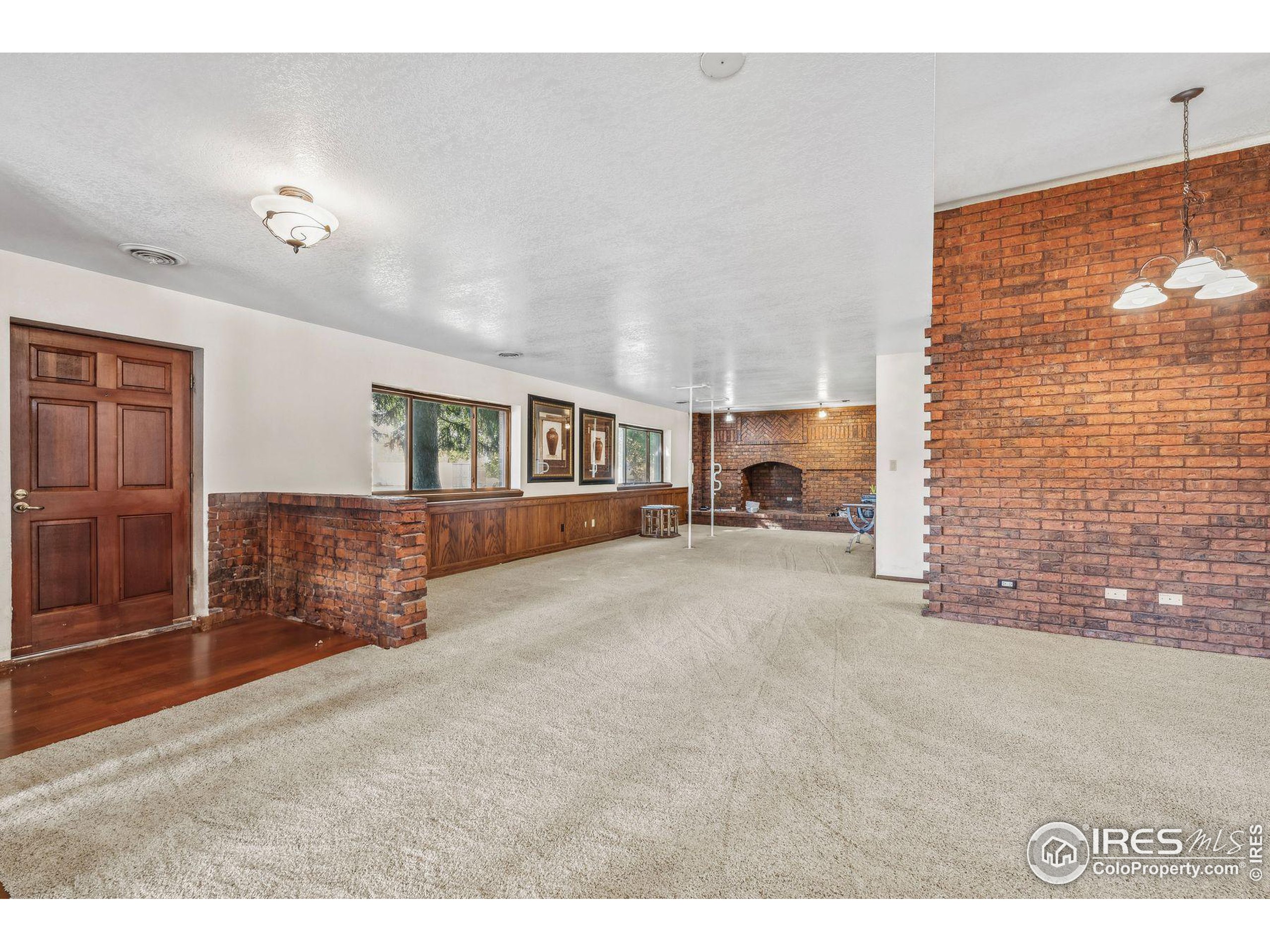 8845 Rogers Rd