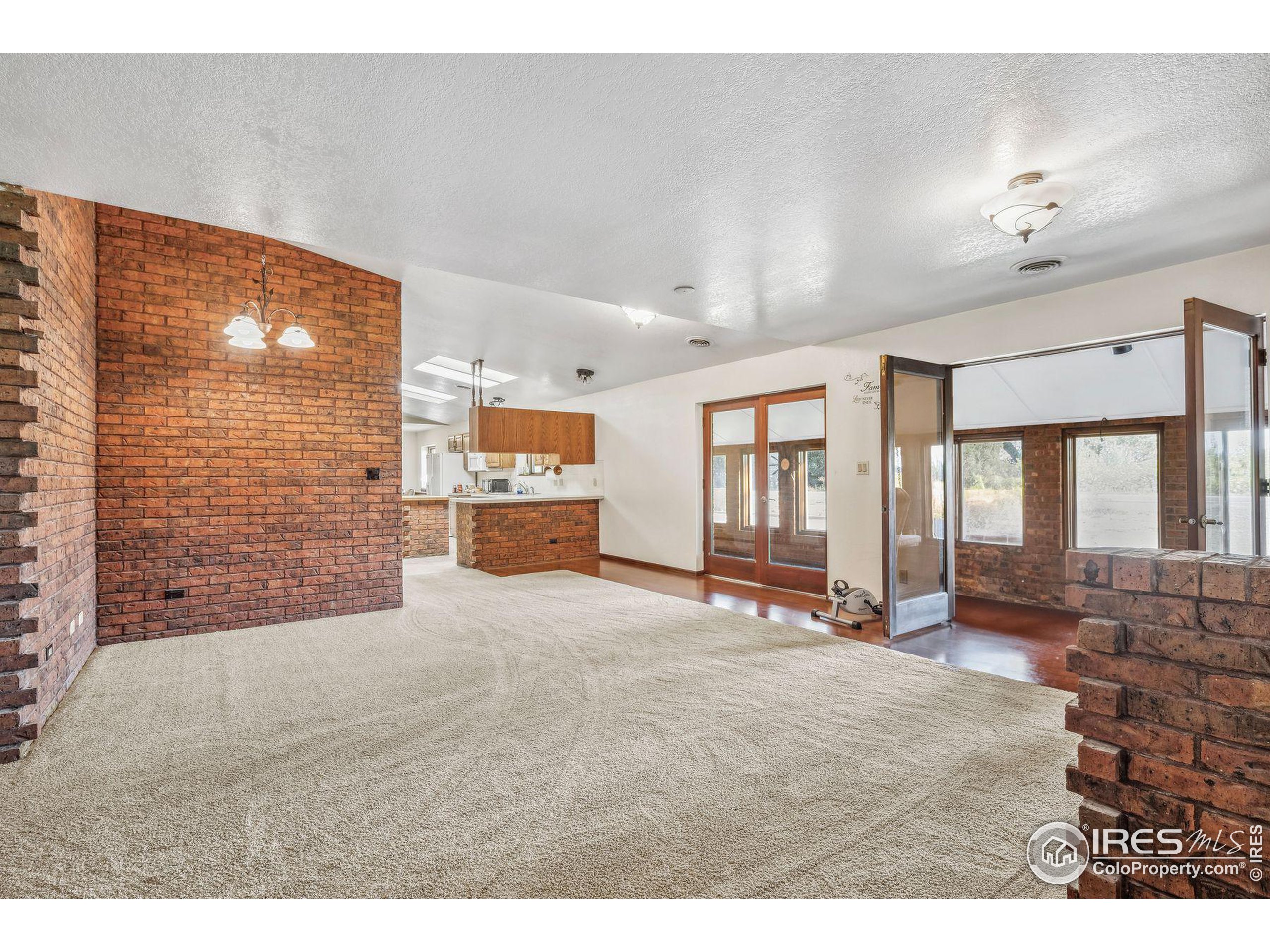 8845 Rogers Rd
