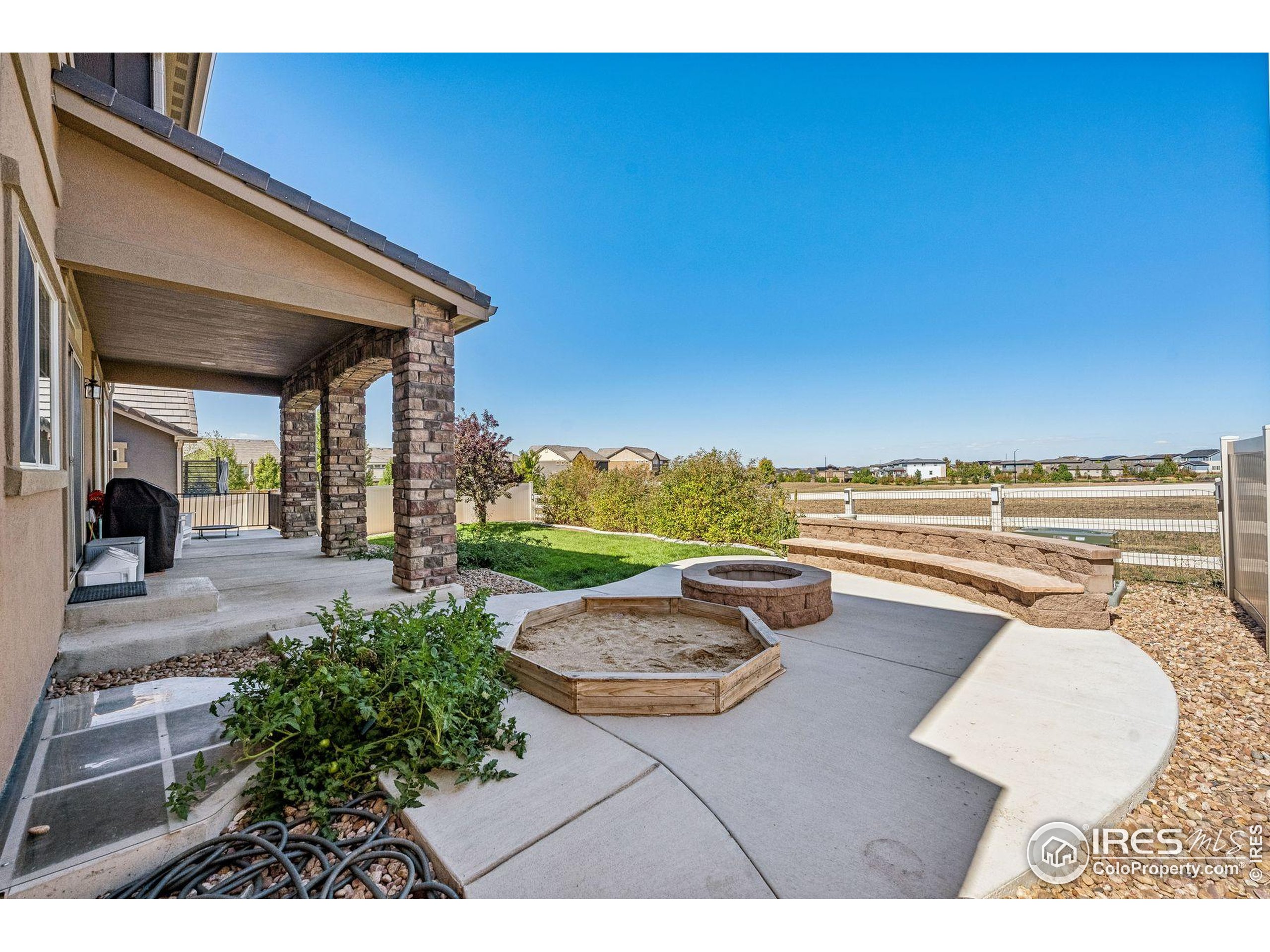 775 Longs Peak Dr