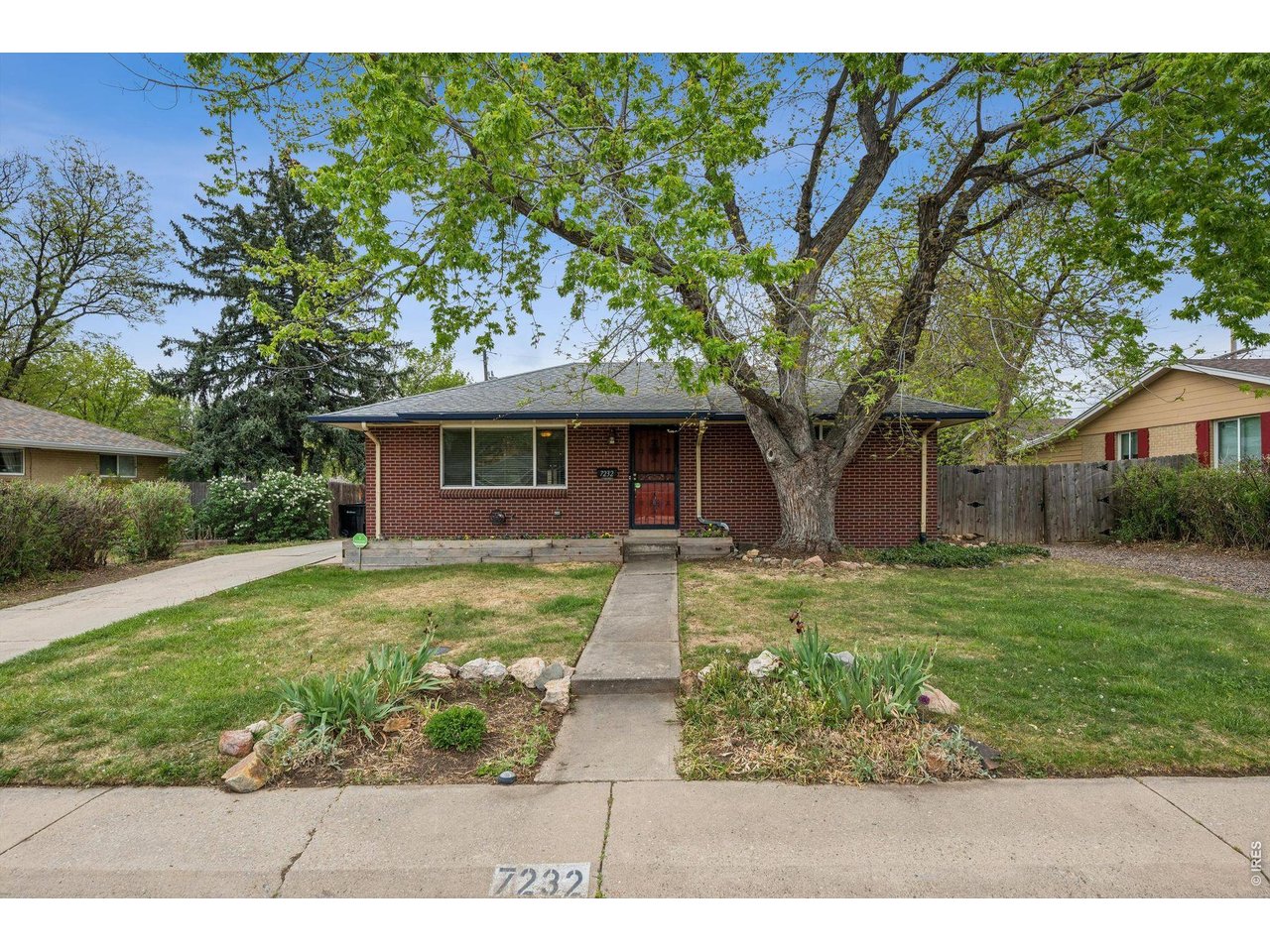7232 W 67th Pl