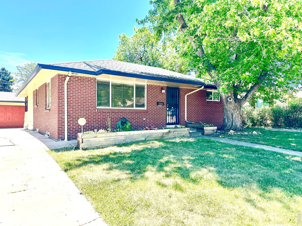 7232 W 67th Pl