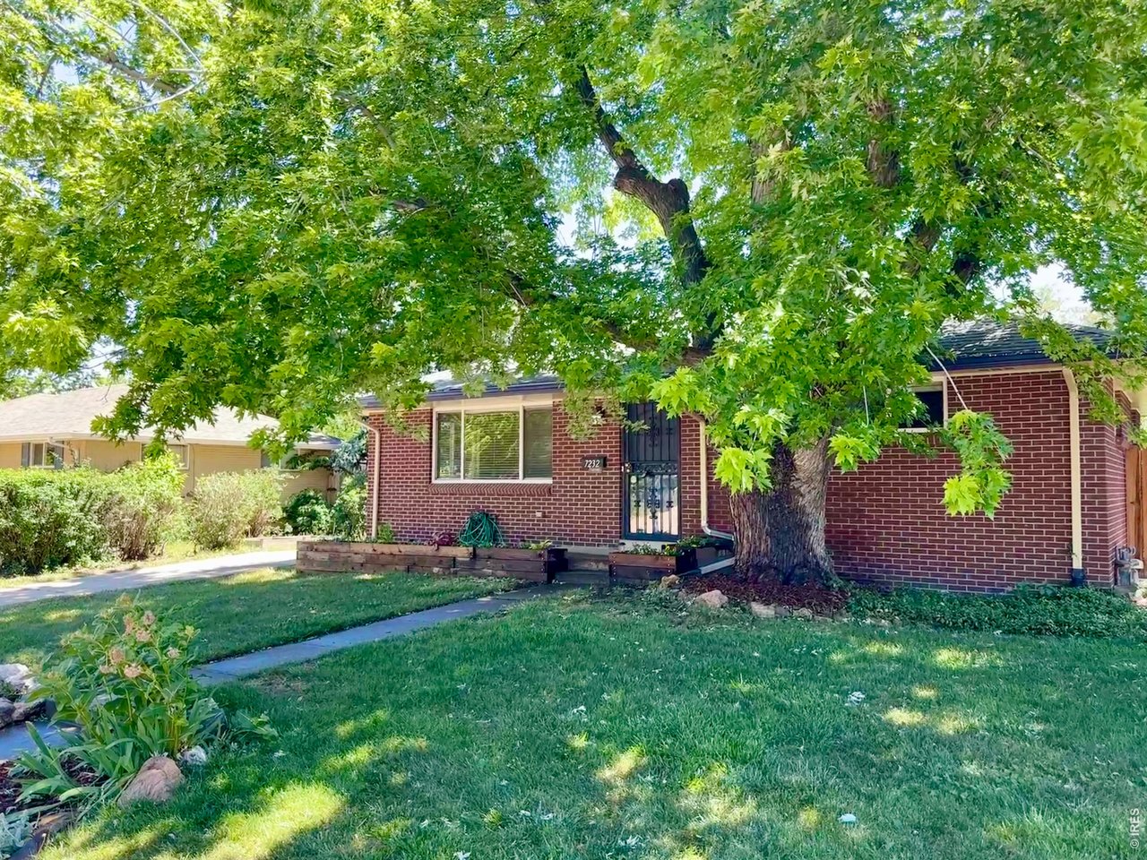 7232 W 67th Pl