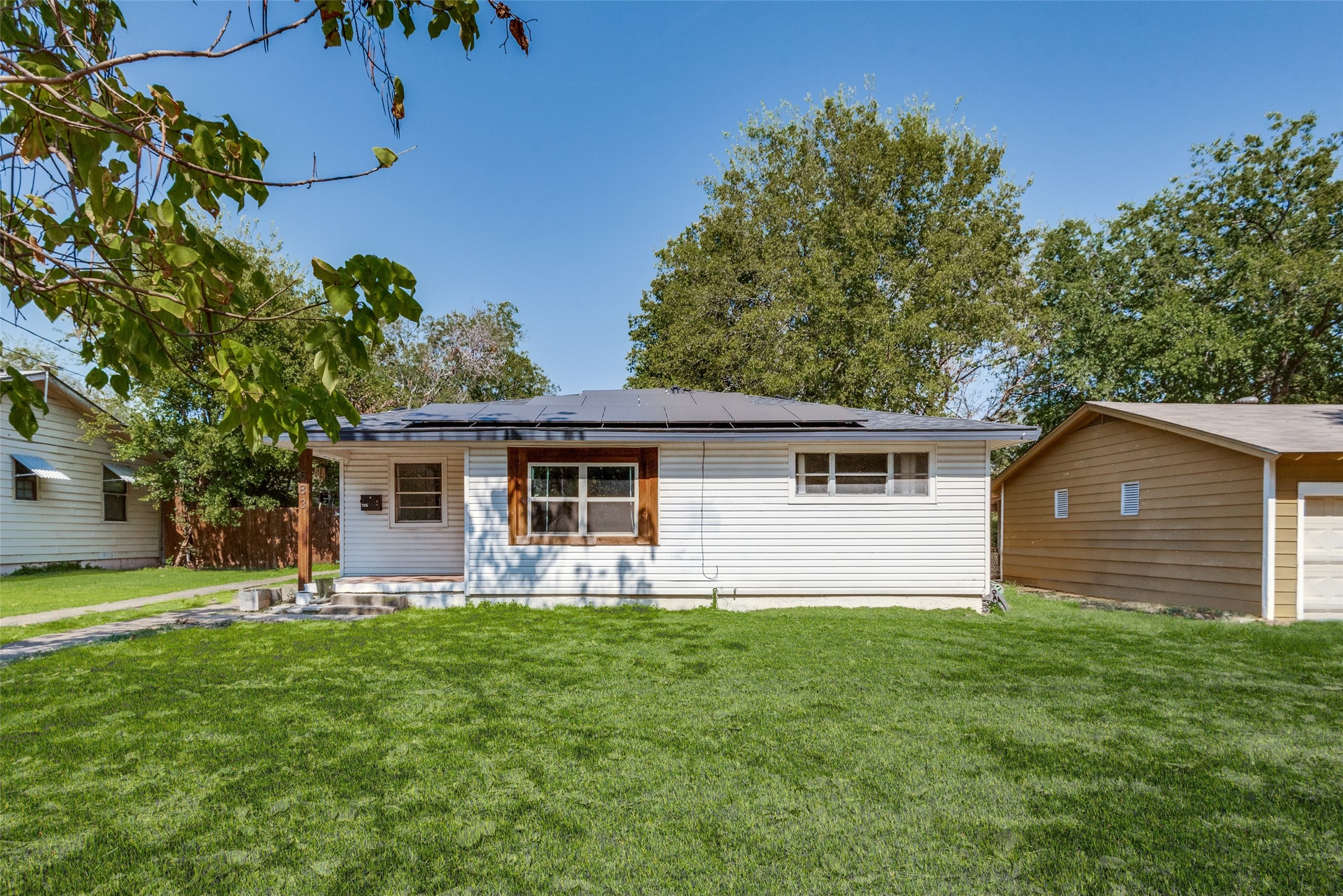 583 W 6th Street