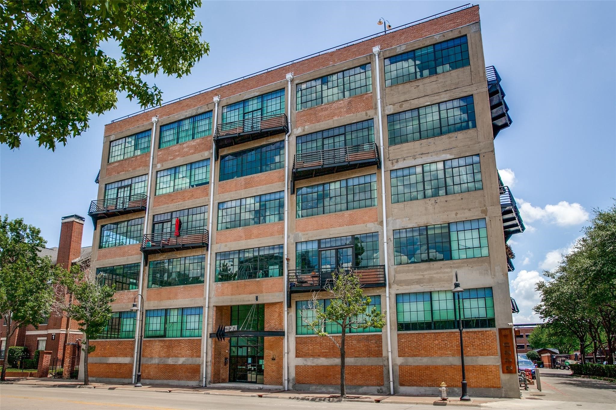 2220 Canton Street 406