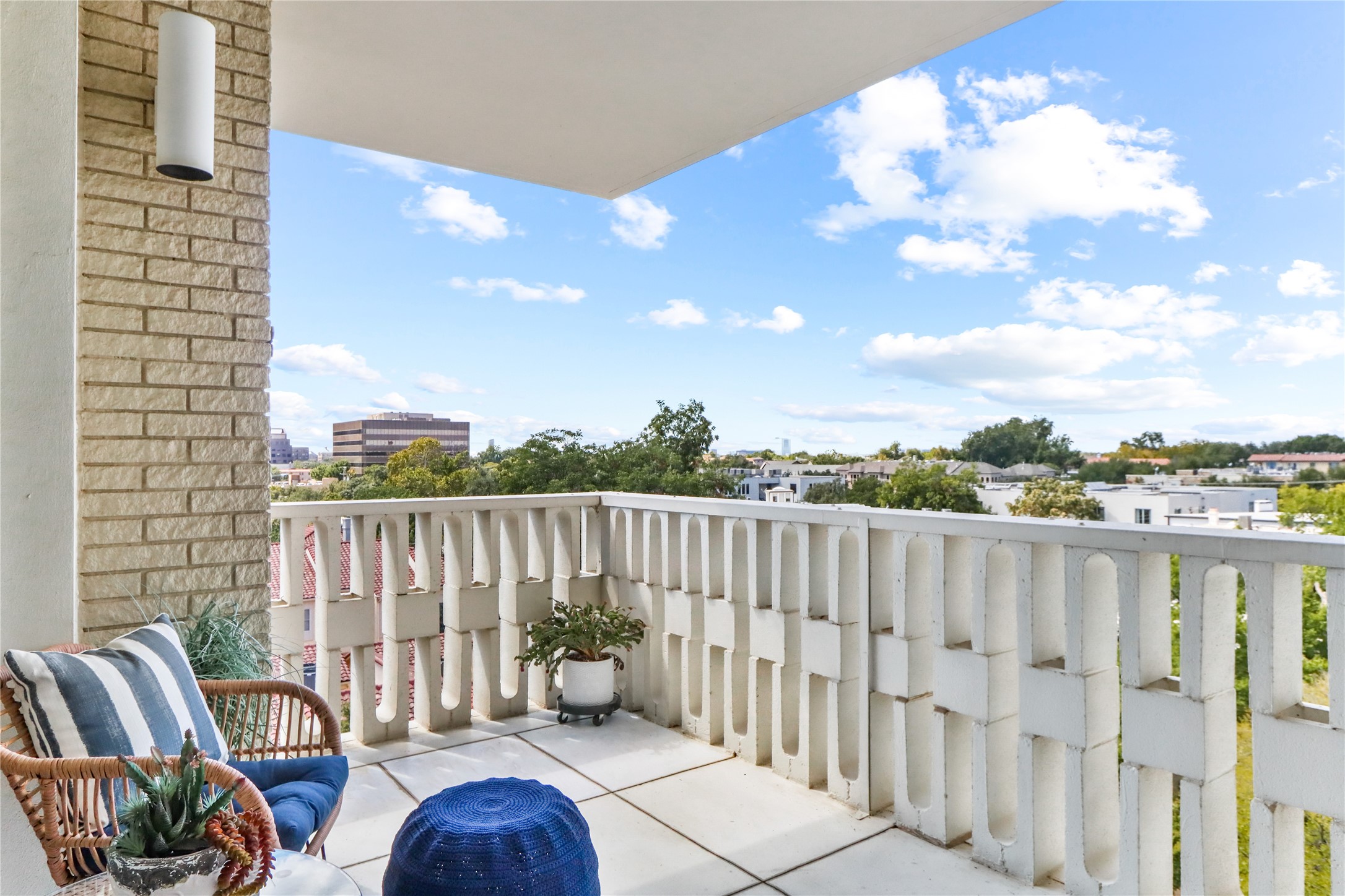 3701 Turtle Creek Boulevard 8J