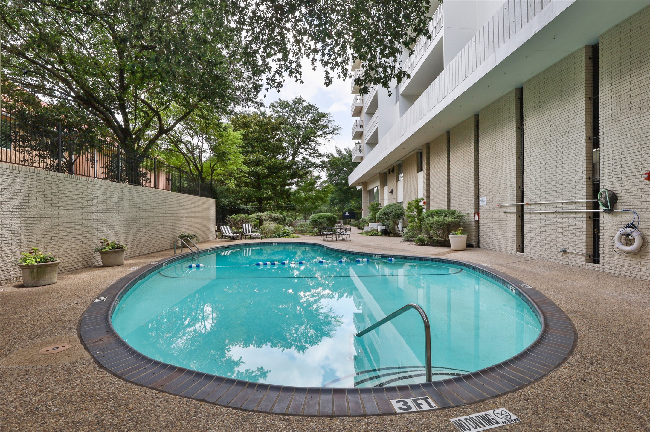 3701 Turtle Creek Boulevard 8J