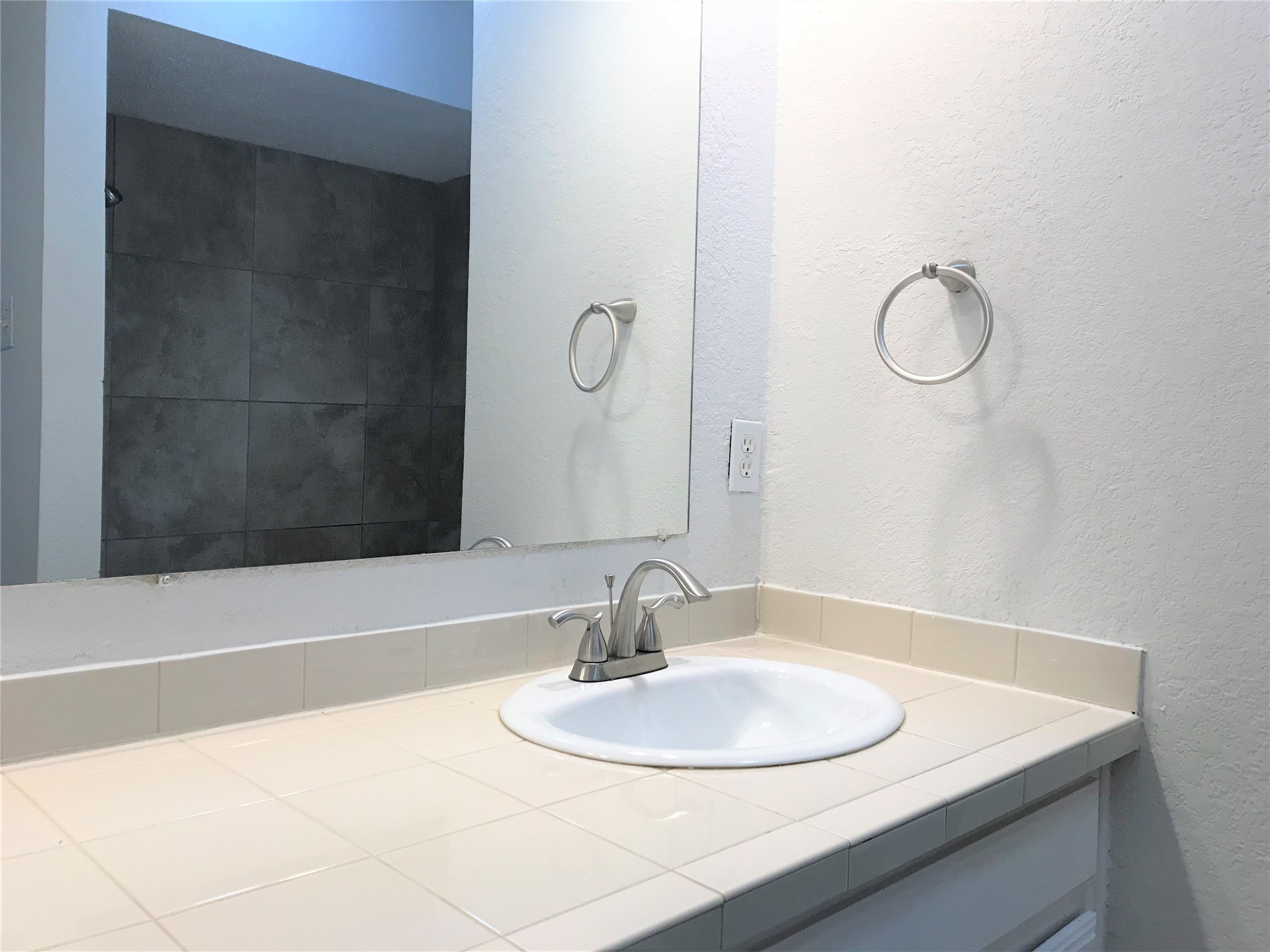 1613 Jasmine Lane
