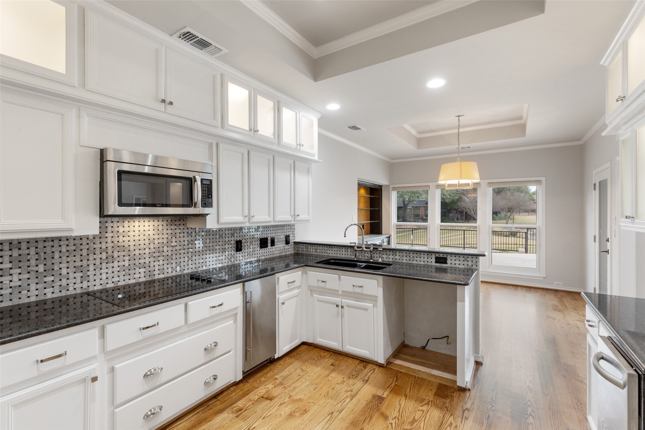 5827 Fallsview Lane