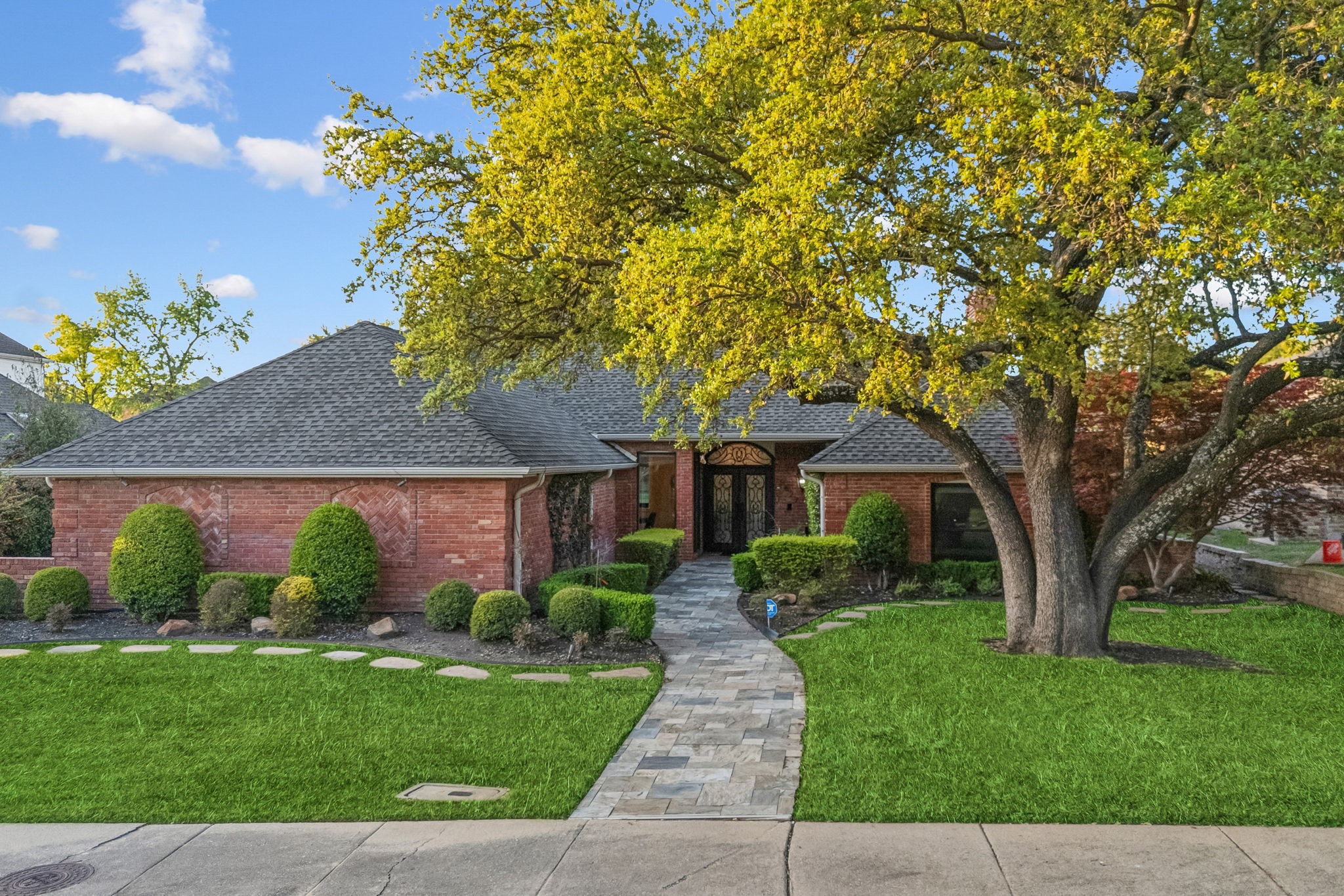5827 Fallsview Lane