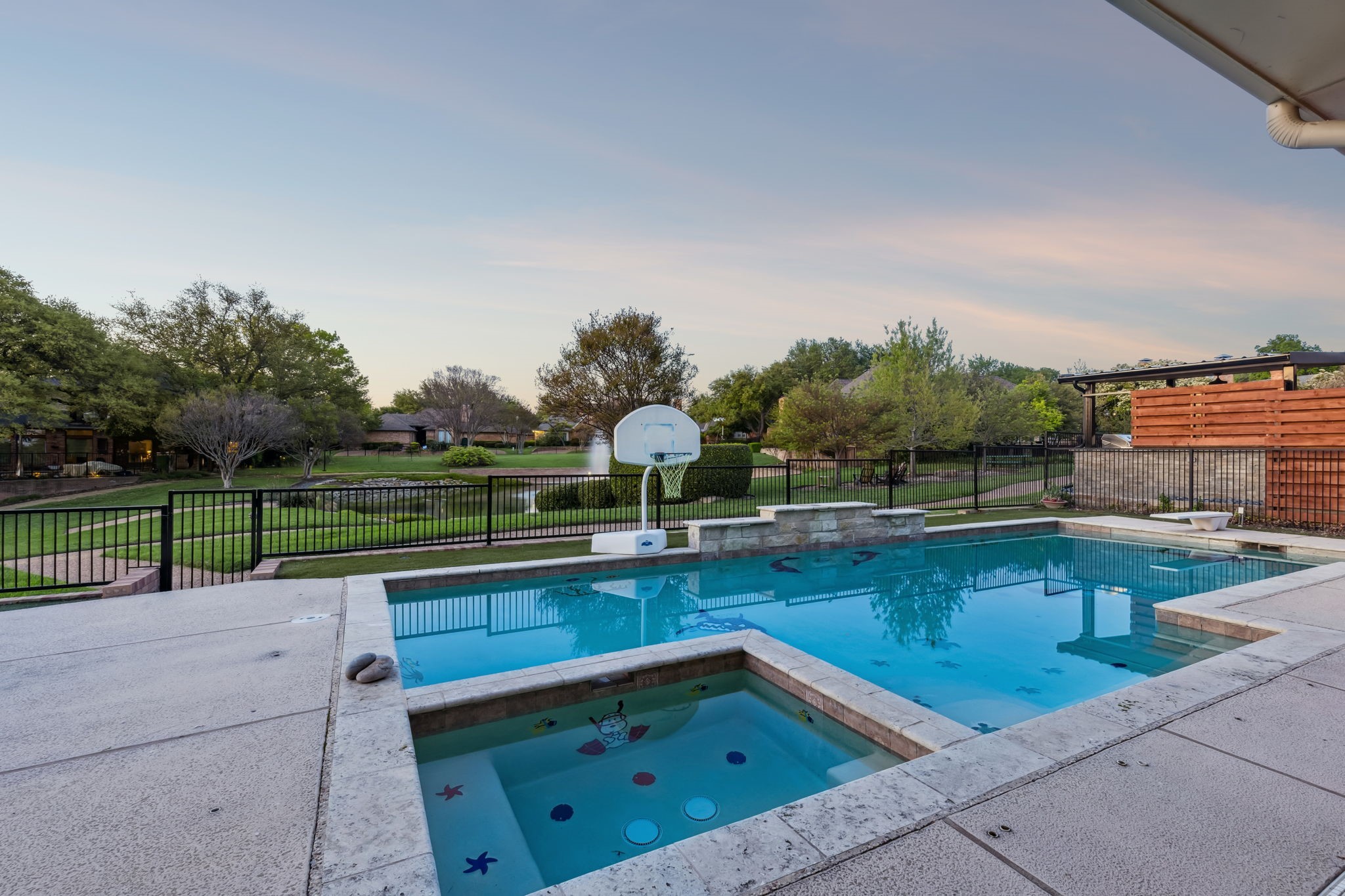 5827 Fallsview Lane
