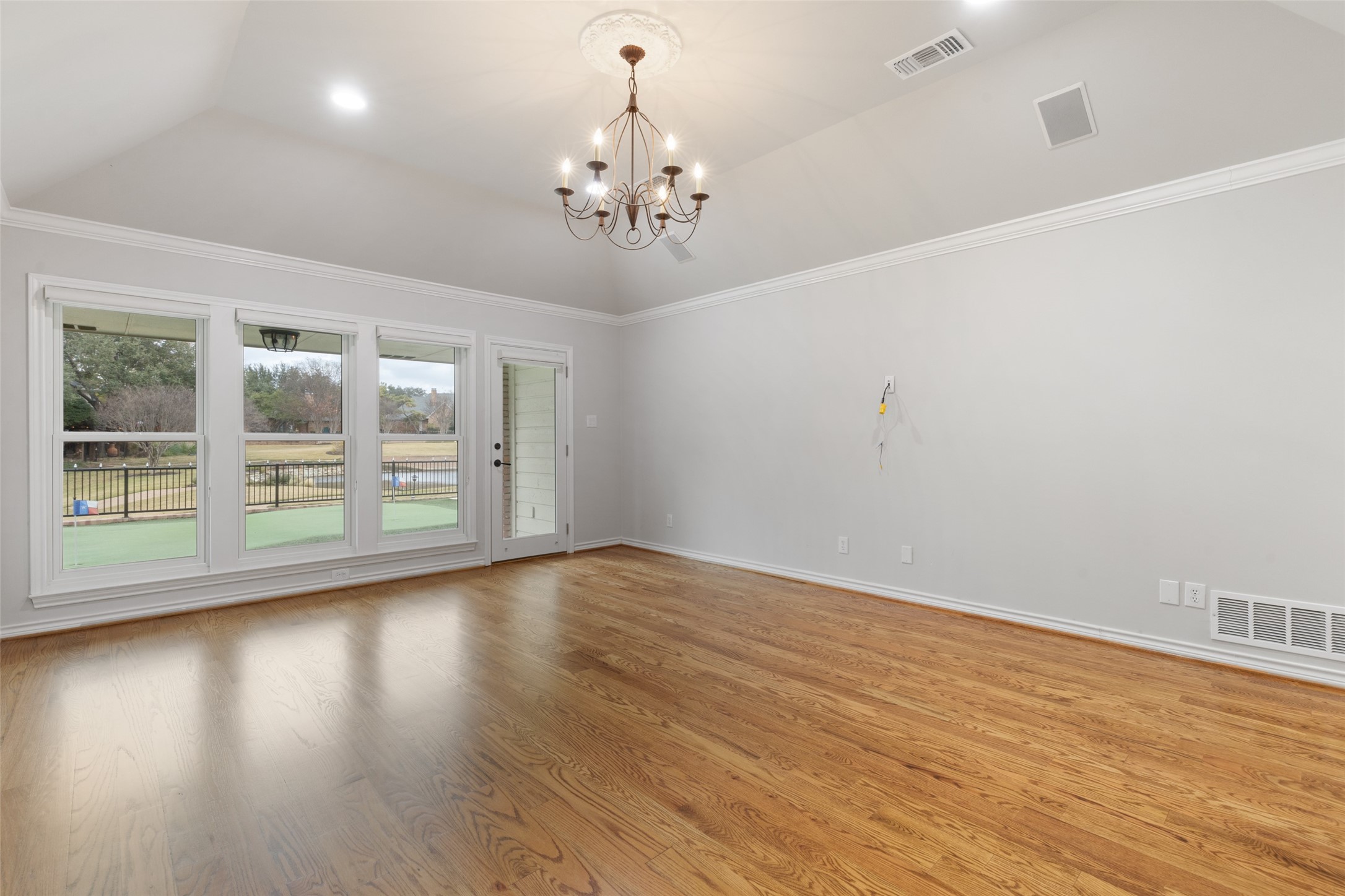5827 Fallsview Lane