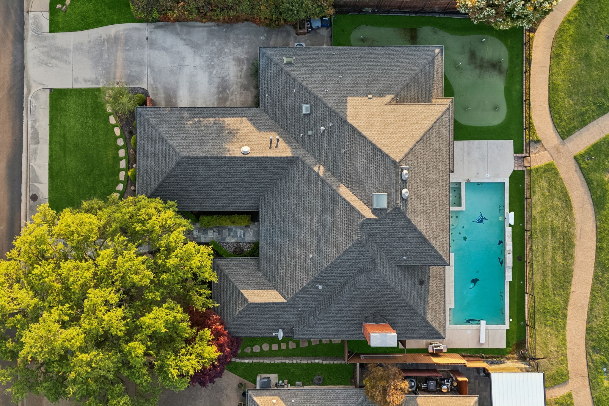5827 Fallsview Lane