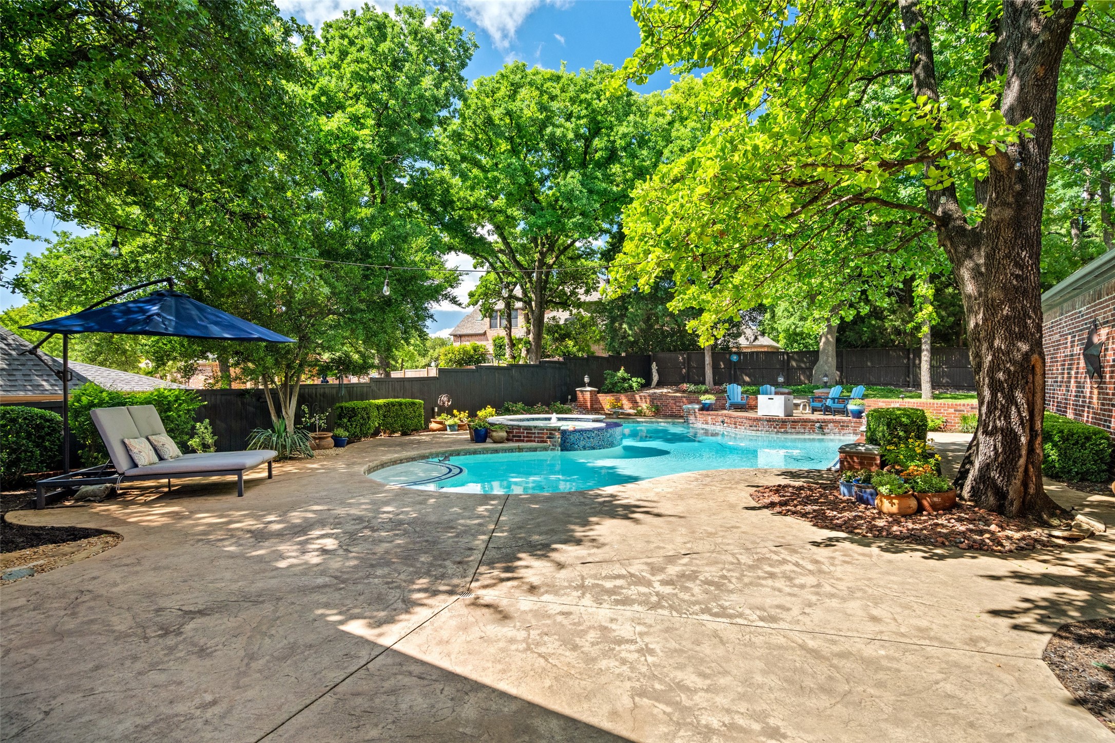 903 Crescent Drive
