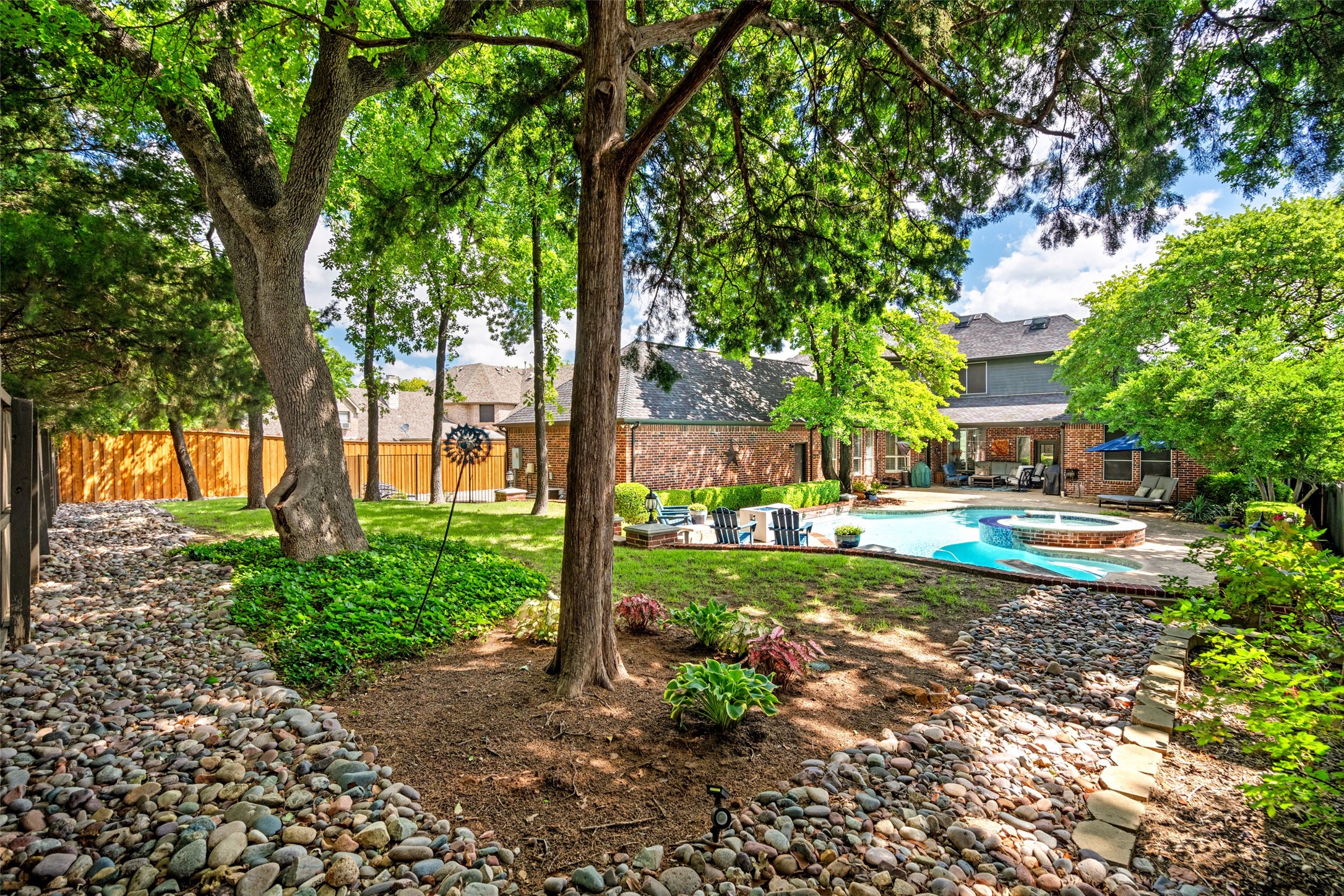 903 Crescent Drive
