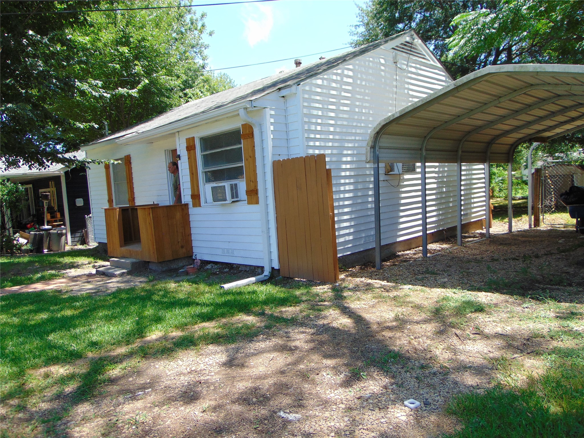 738 Oak Drive