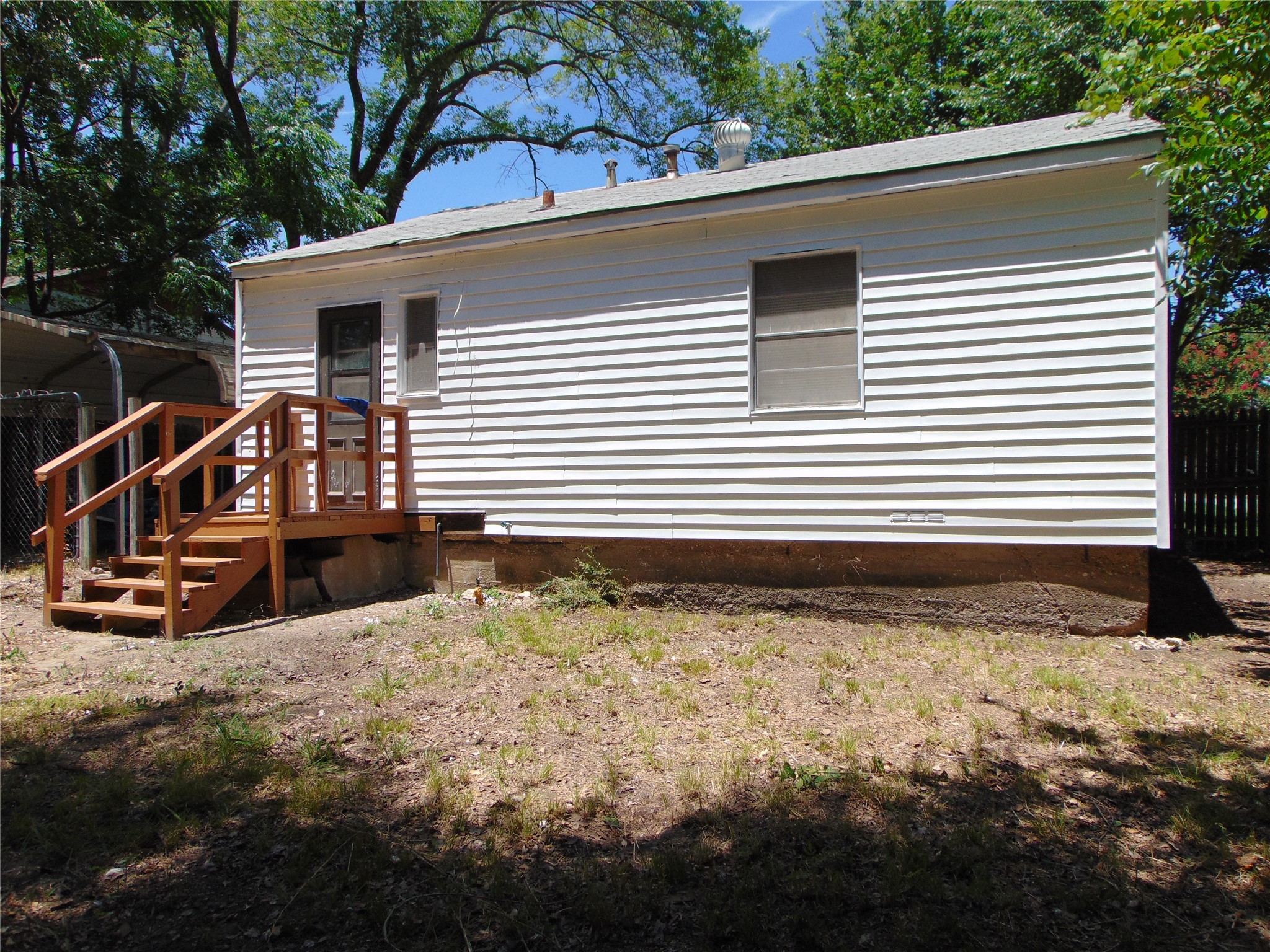 738 Oak Drive