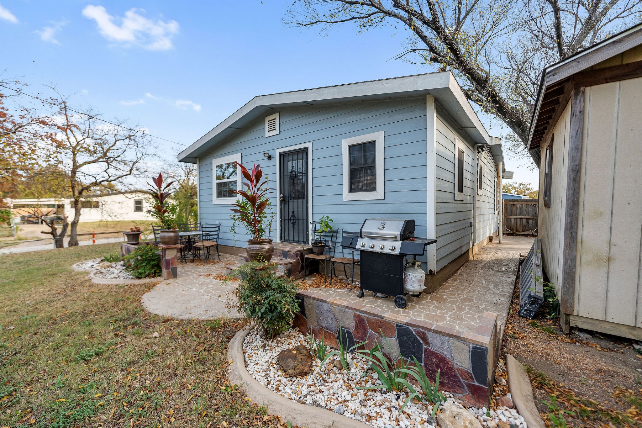 1202 W Strong Parkway