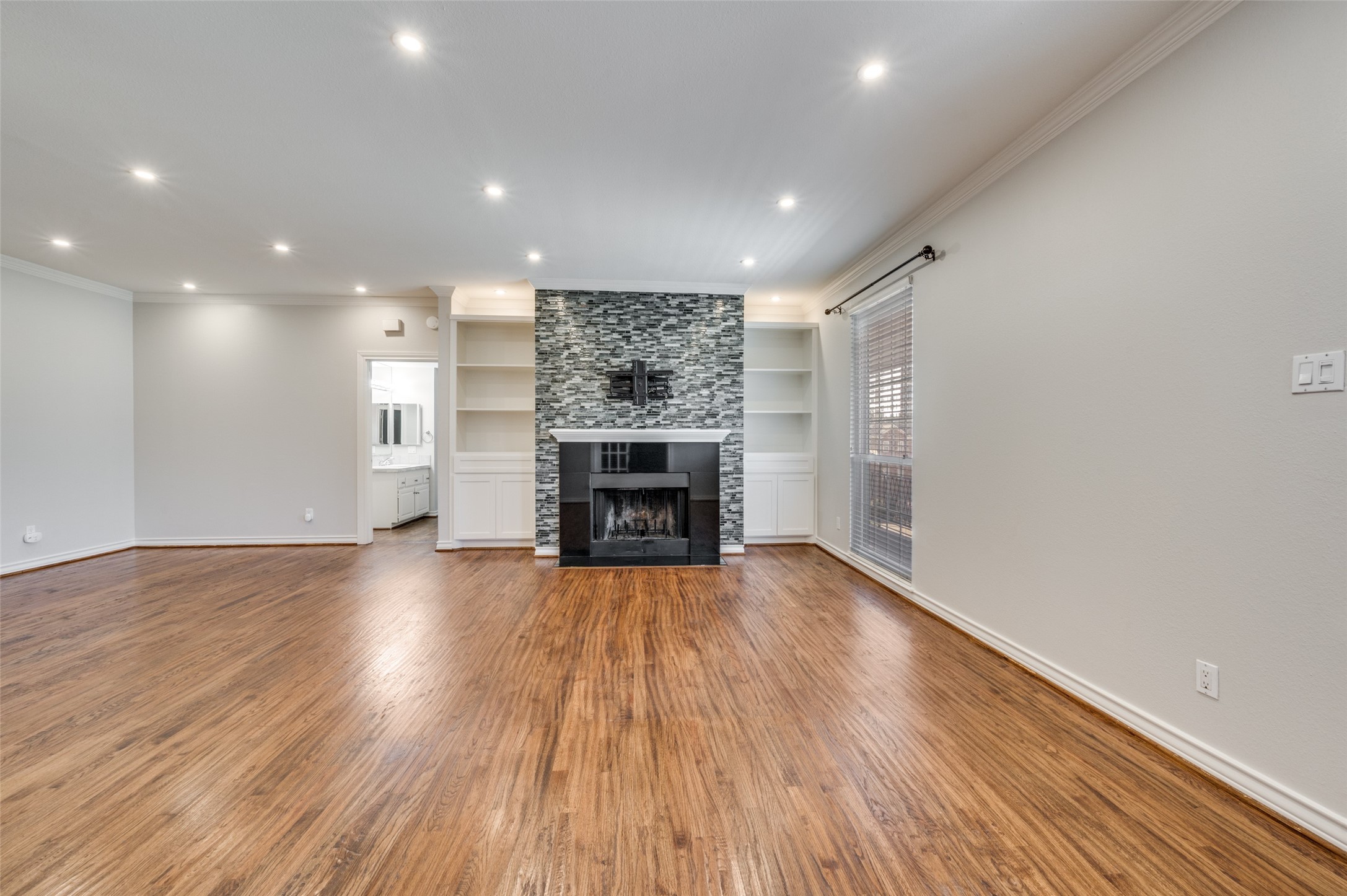 3208 Cole Avenue 2301