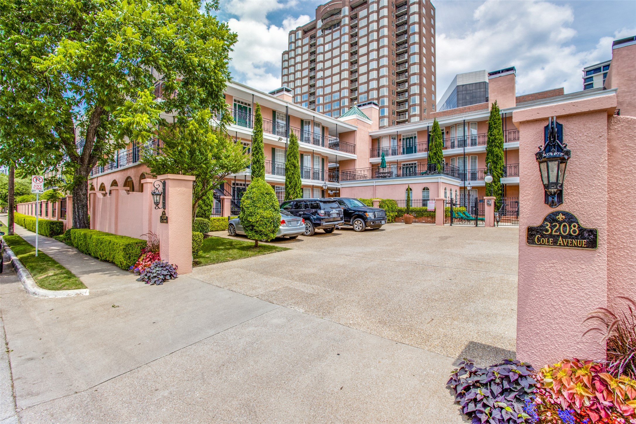 3208 Cole Avenue 2301