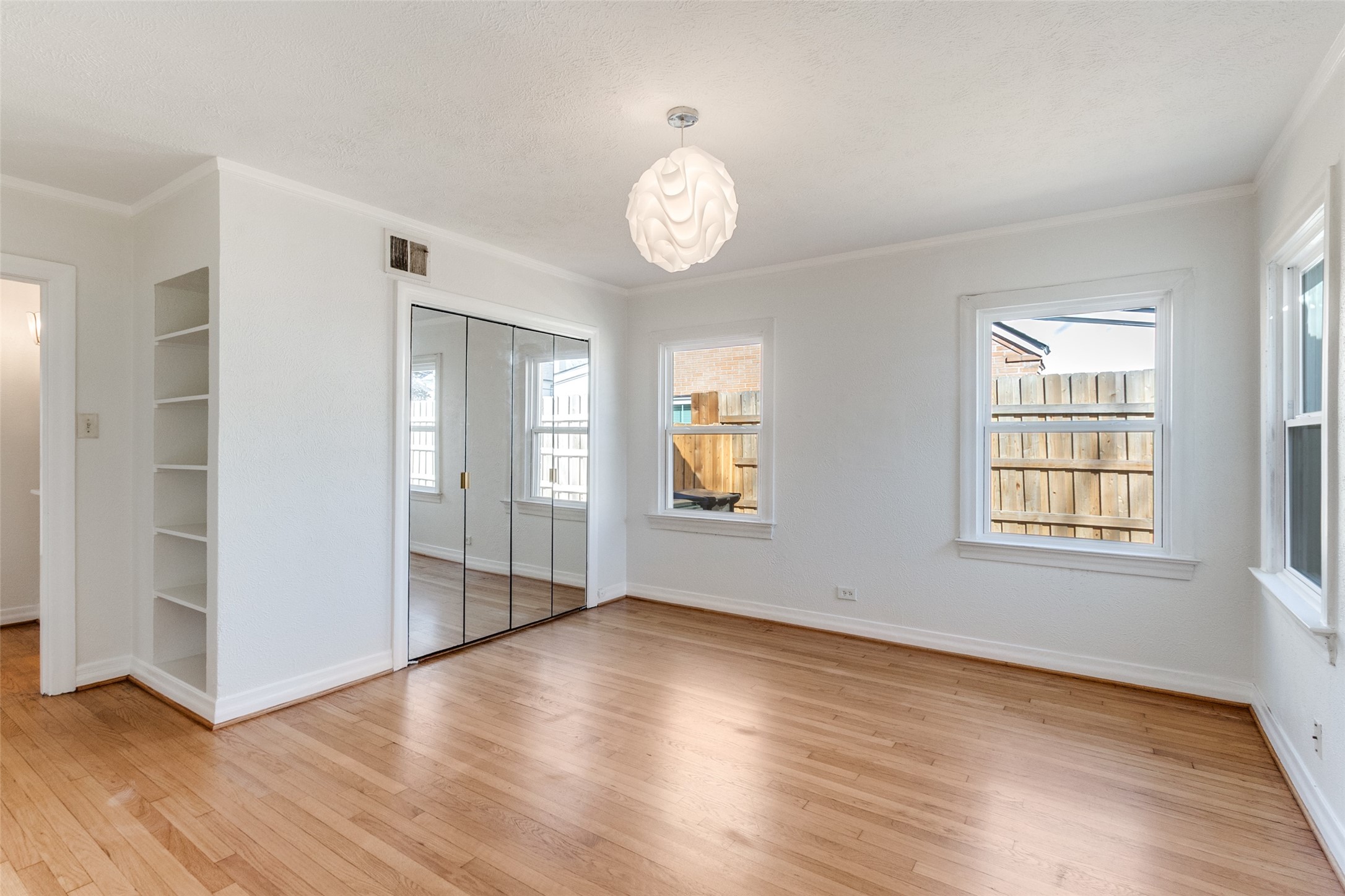 4521 Mockingbird Lane