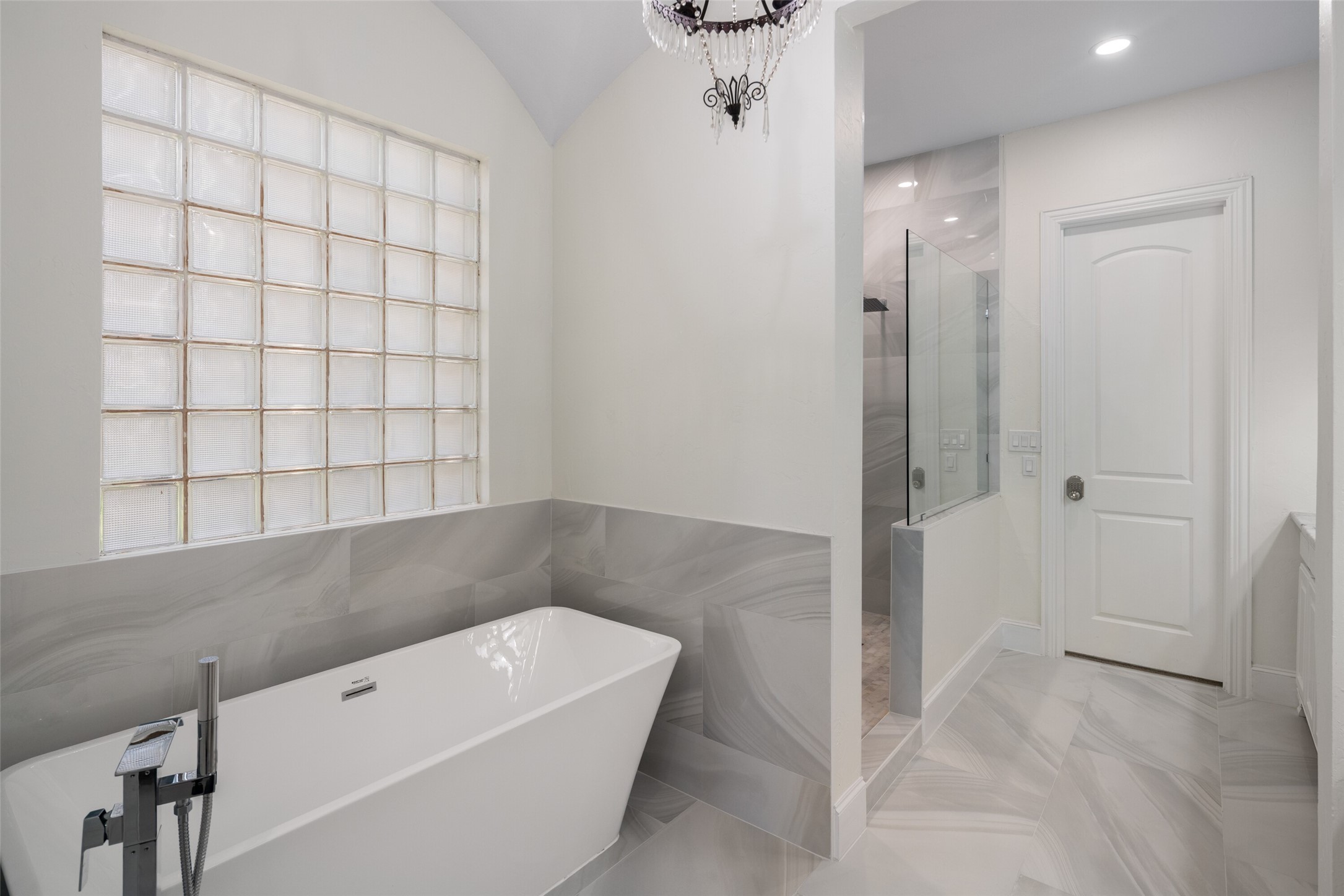 3871 Venetian Way