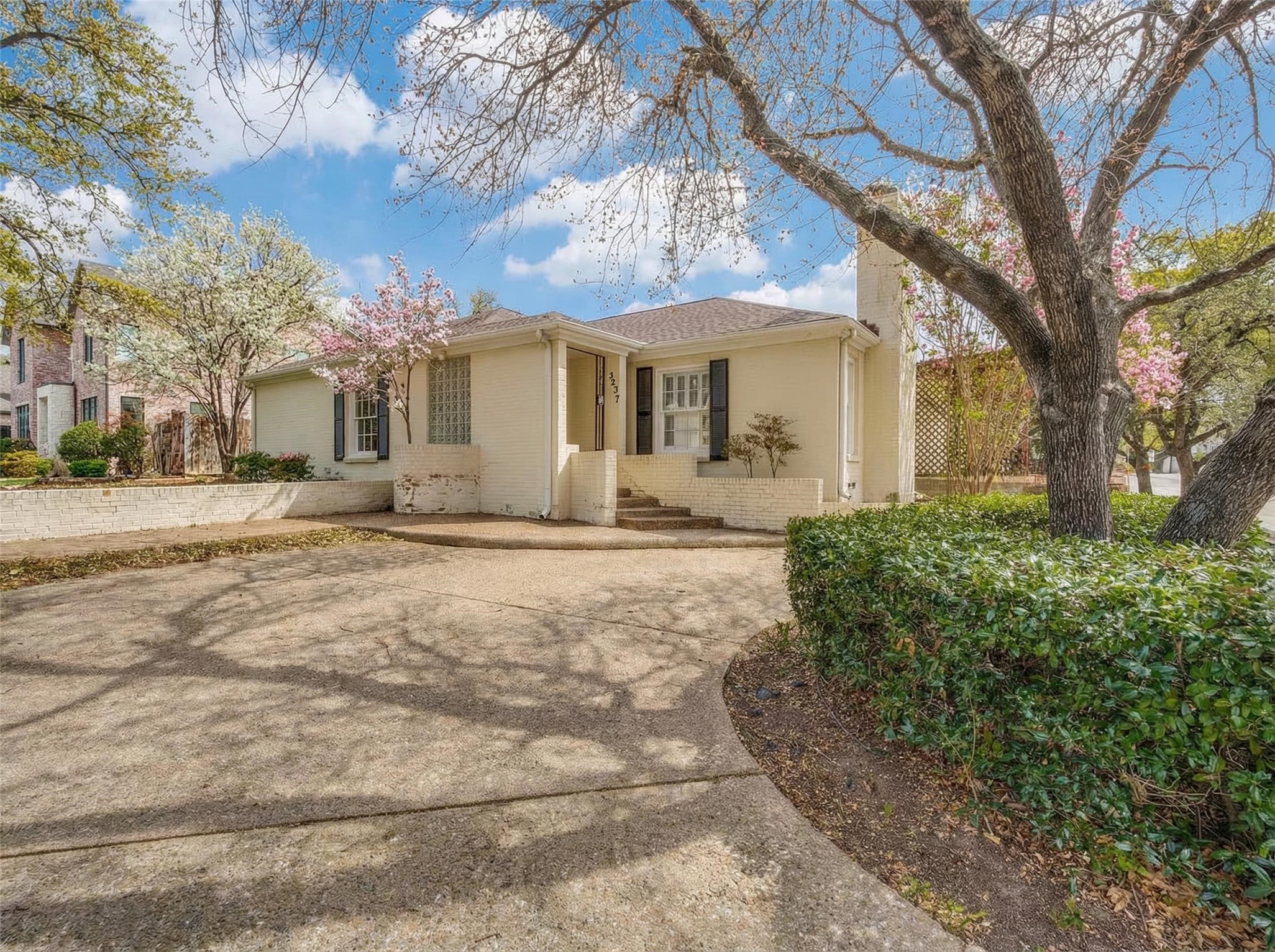 3337 Mockingbird Lane