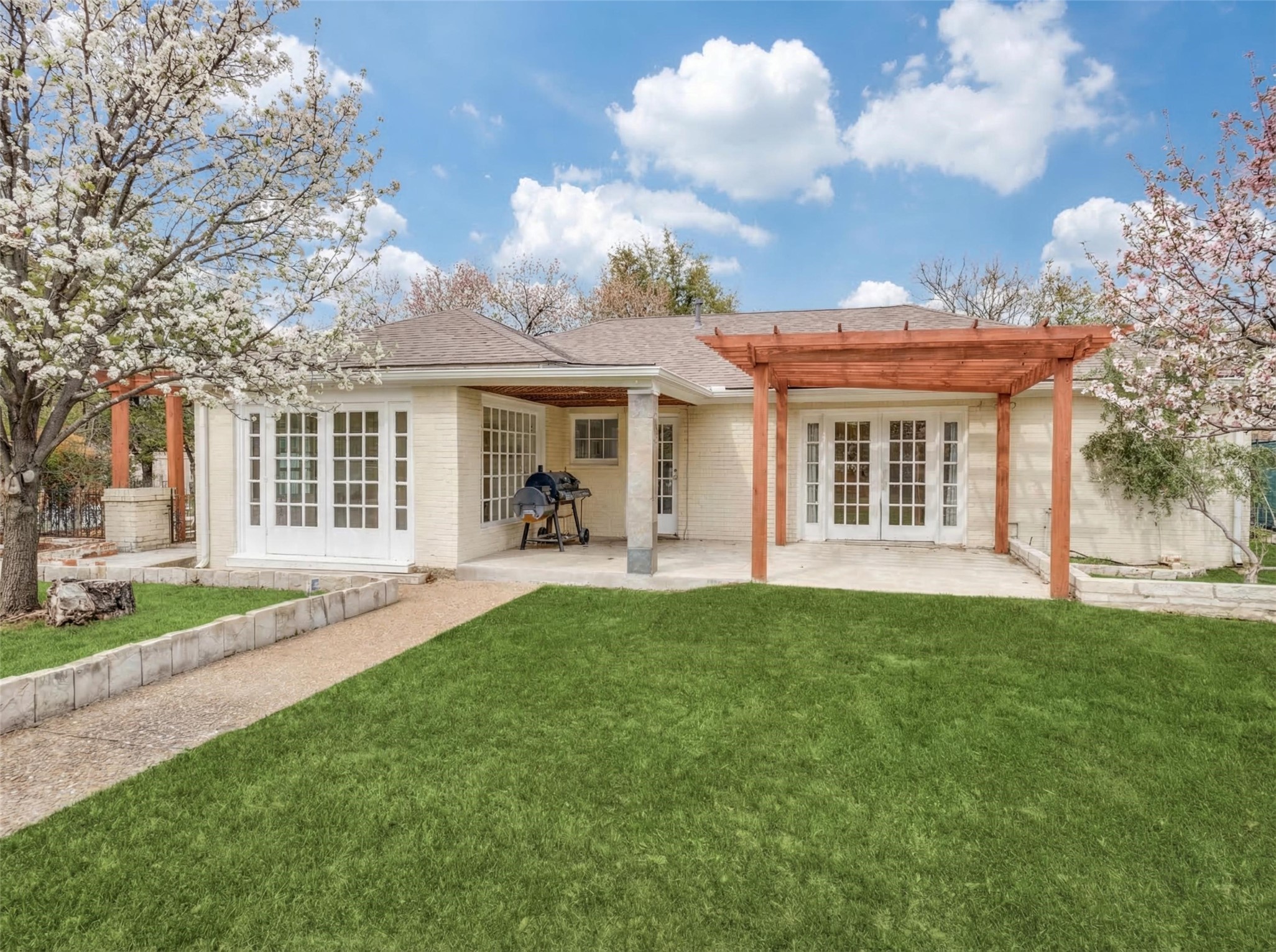 3337 Mockingbird Lane