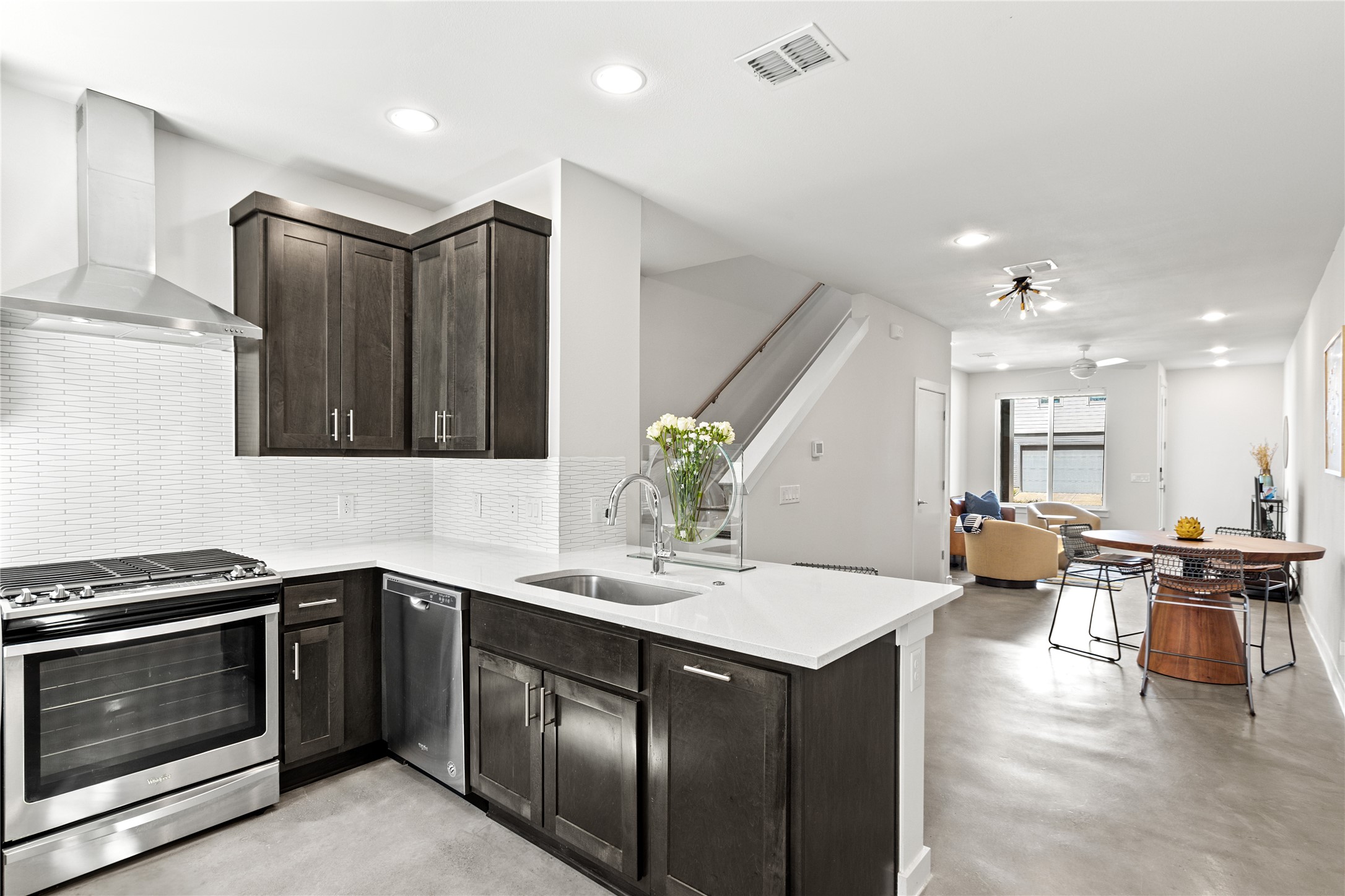 1228 Clifftop Lane