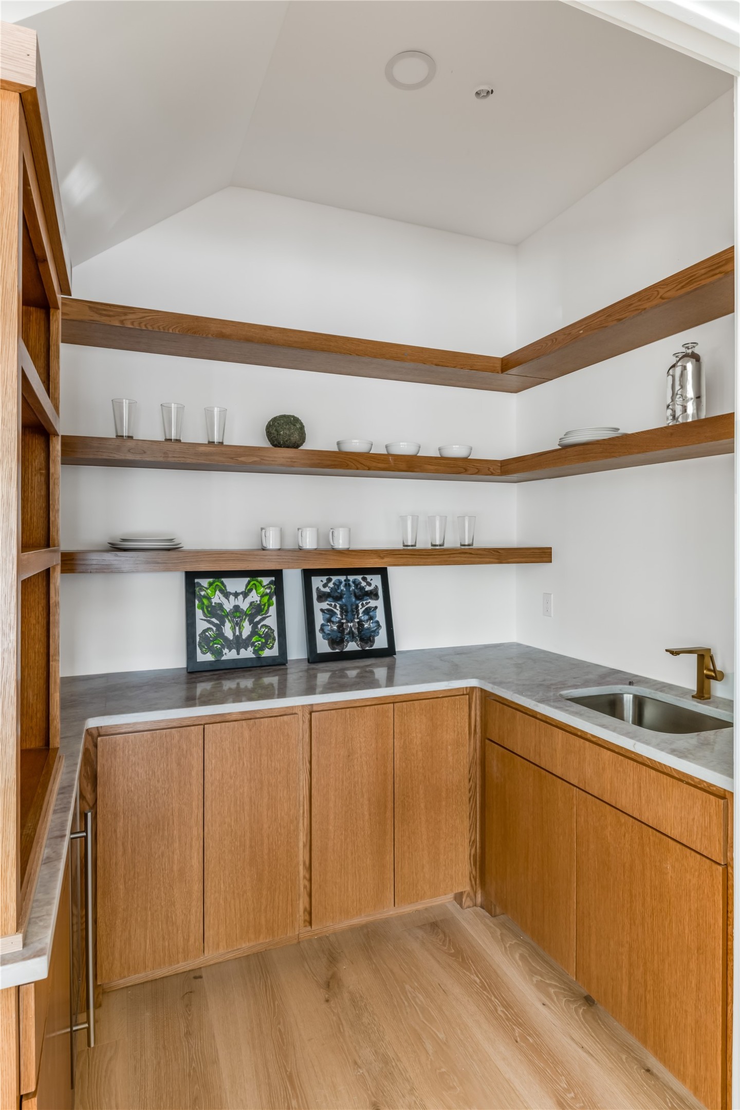 327 Longview Place