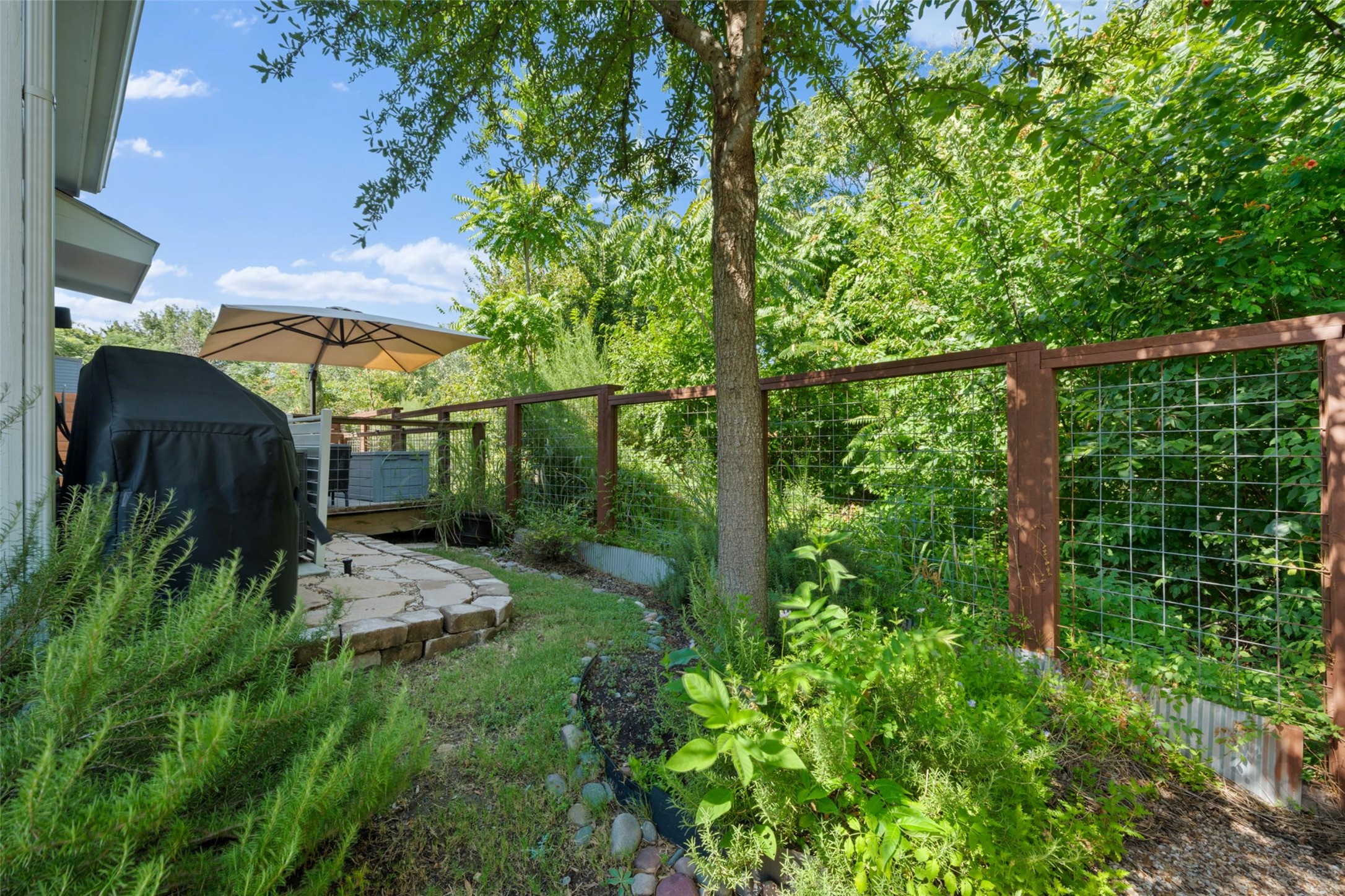 1269 Clifftop Lane