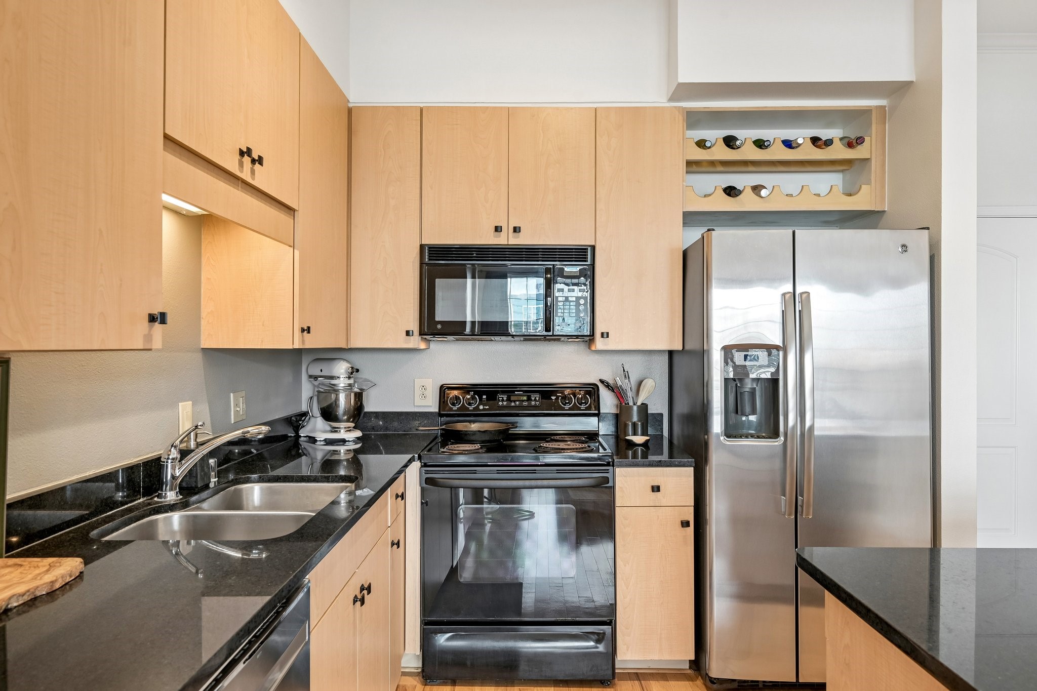 3225 Turtle Creek Boulevard 914