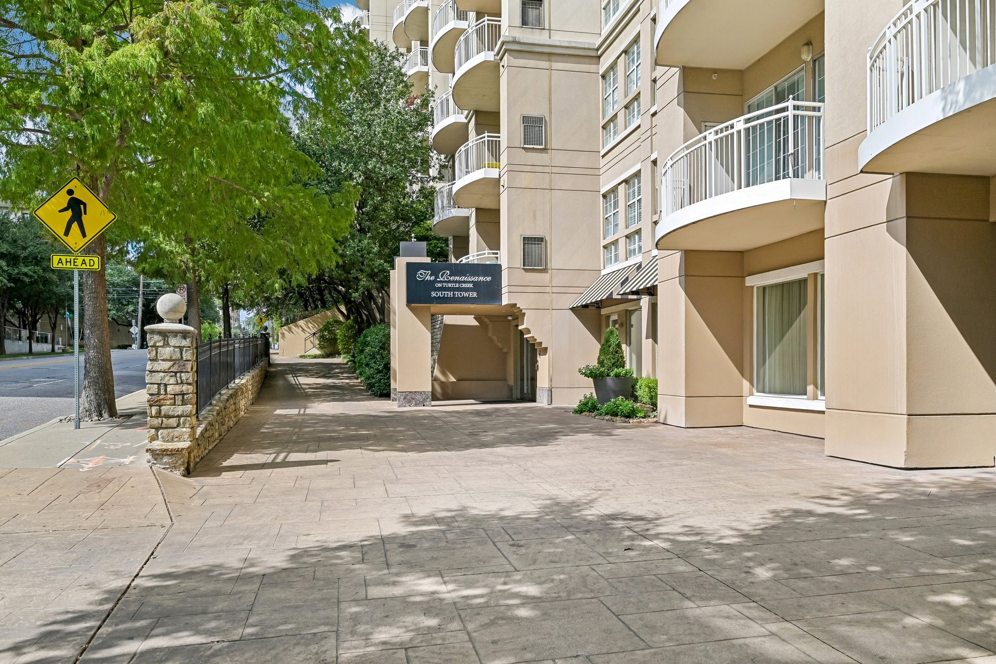 3225 Turtle Creek Boulevard 914