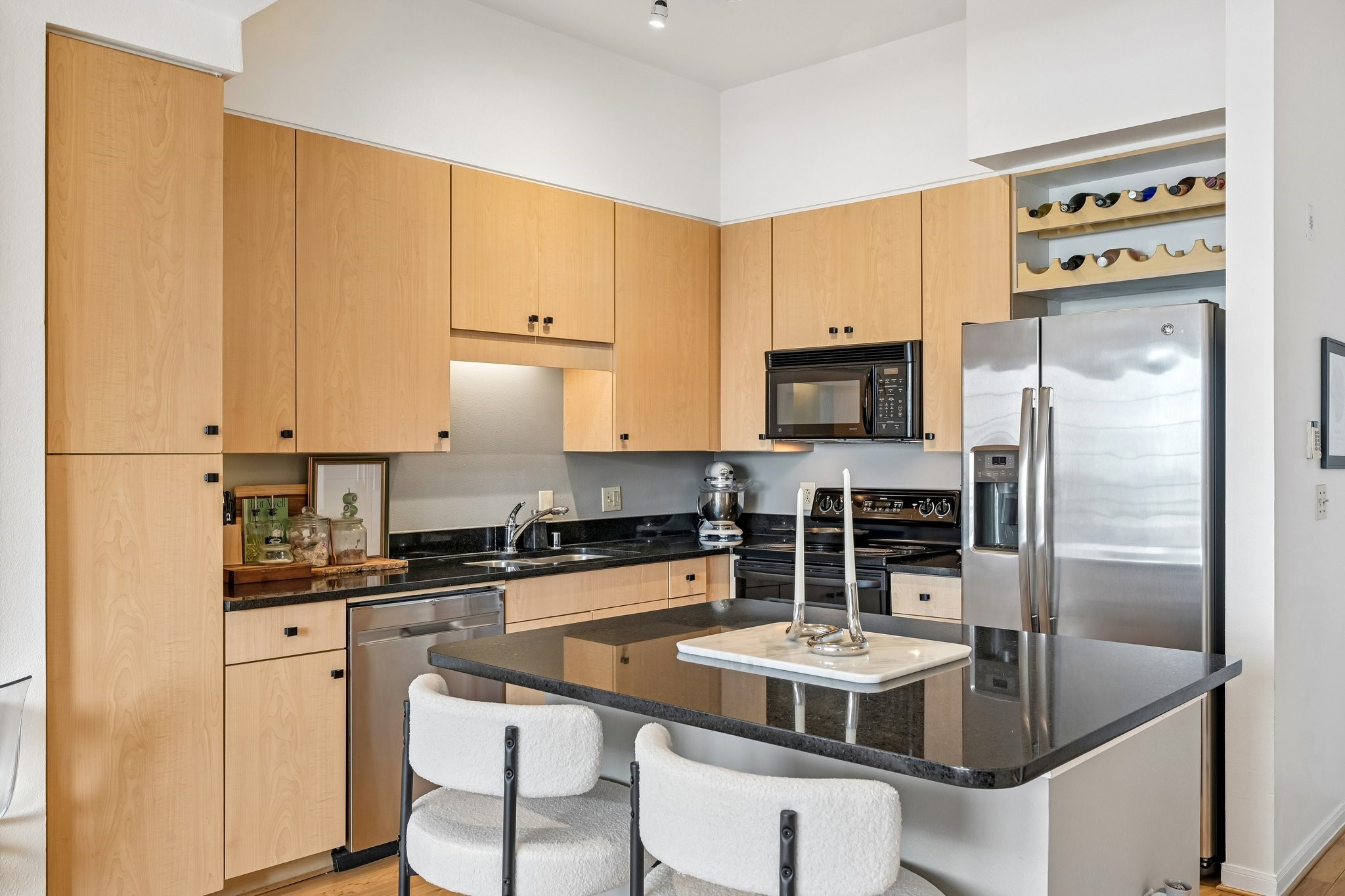 3225 Turtle Creek Boulevard 914